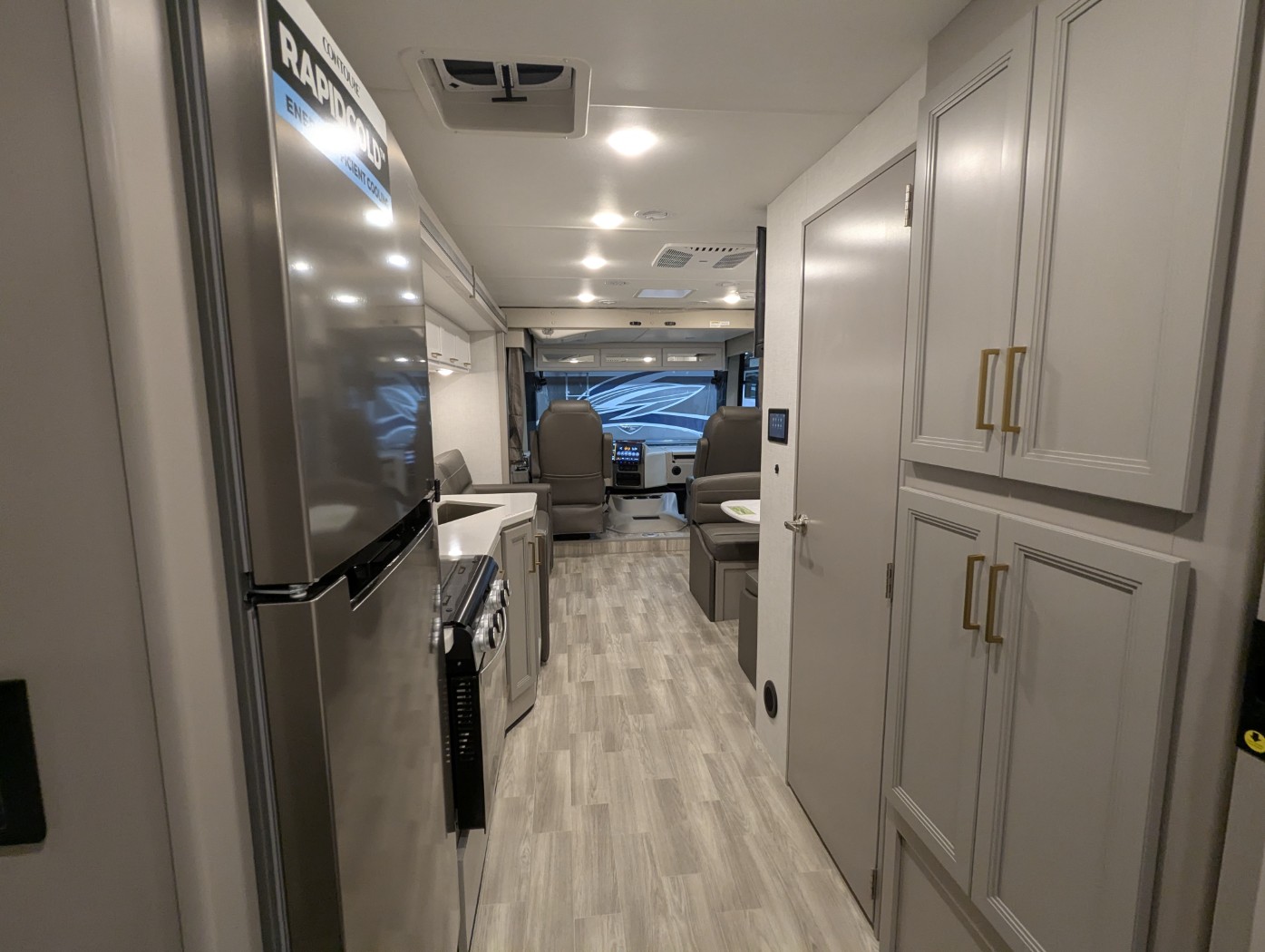 2026 Thor Motor Coach Windsport 29L - Image 27