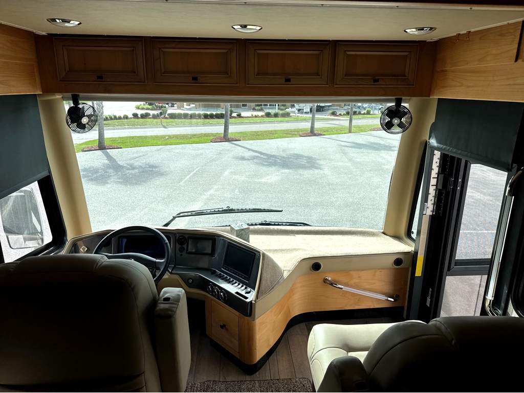 2023 TIFFIN PHAETON 35CH - Image 10