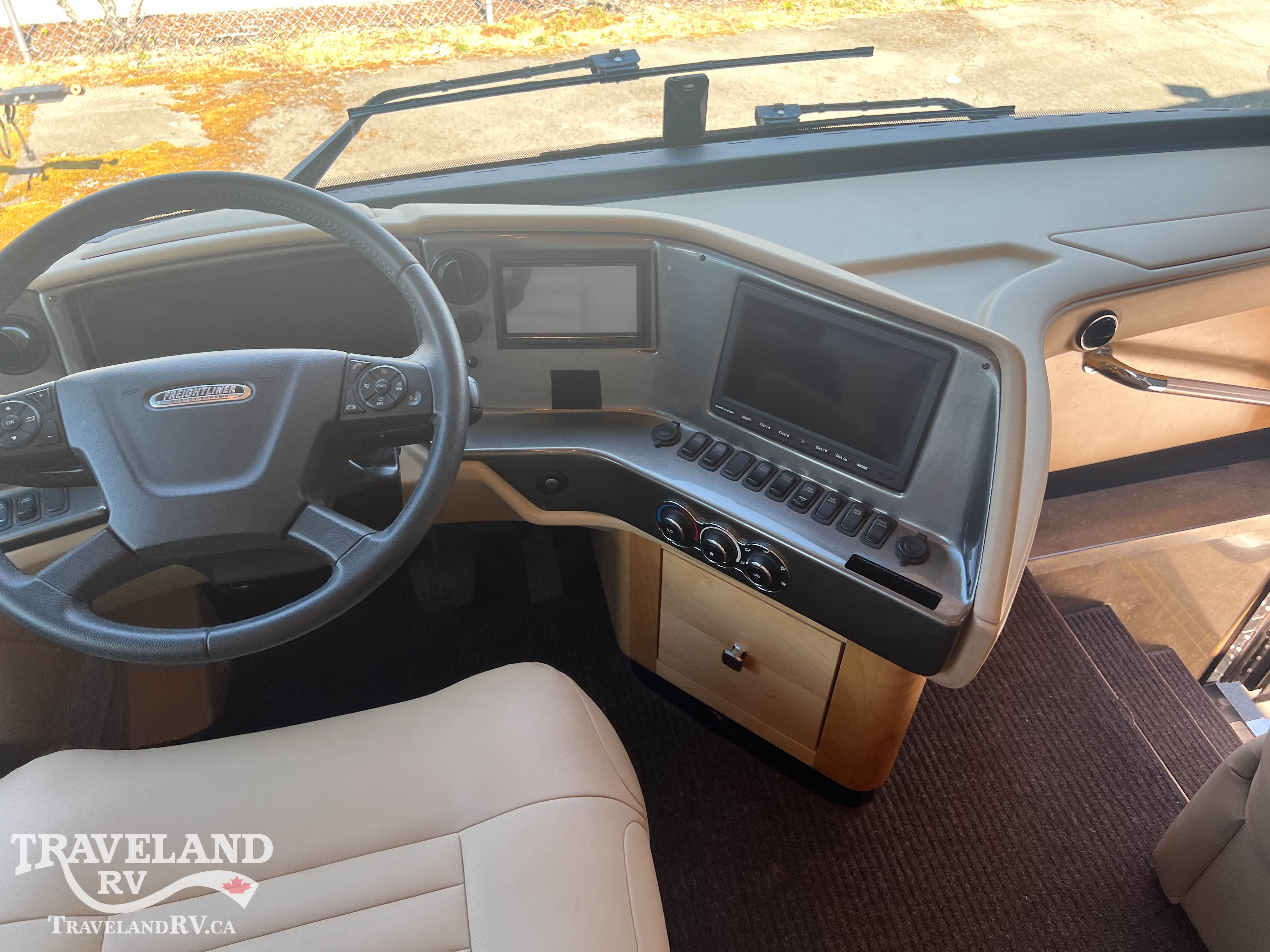 2022 Tiffin Phaeton 40 IH - Image 12