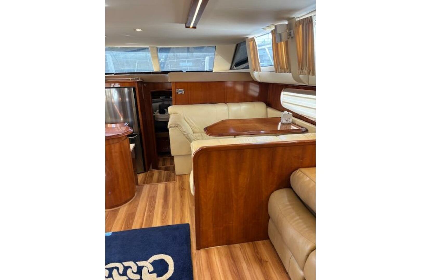 2004 Carver 466 Motor Yacht - Image 36