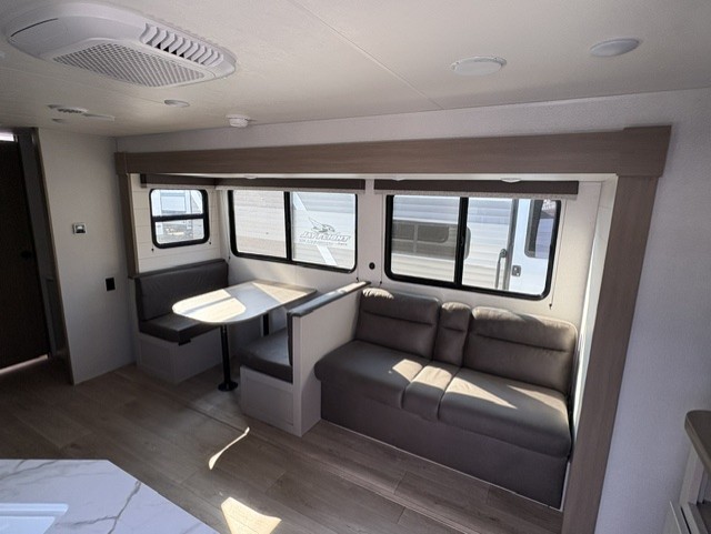 2027 Jayco Jay Flight SLX 261BHS - Image 5