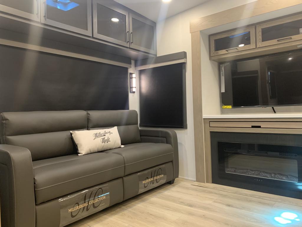 2026 FOREST RIVER 401CFB - Image 23