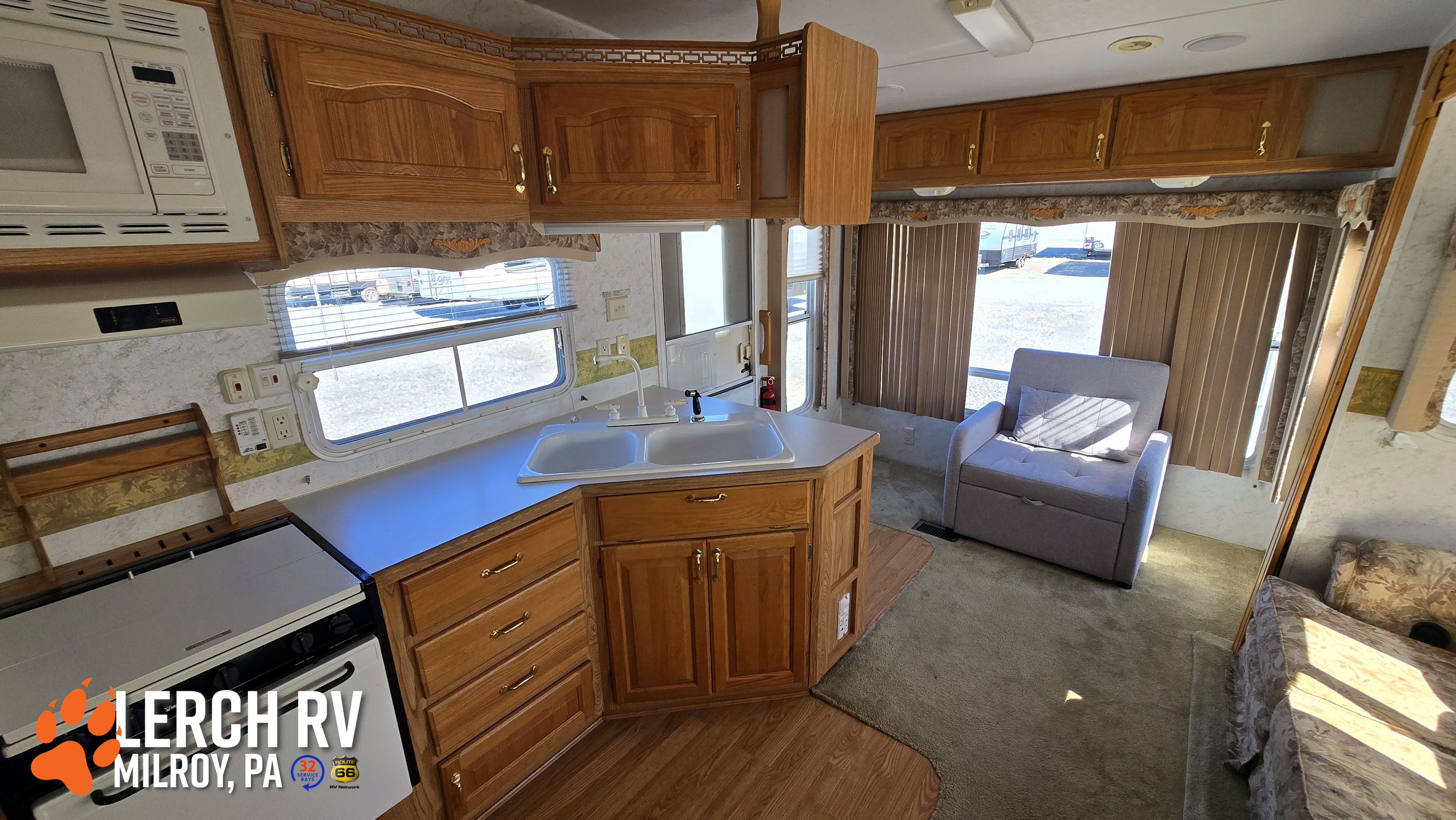 2002 FOREST RIVER CEDAR CREEK 30RLBS - Image 12
