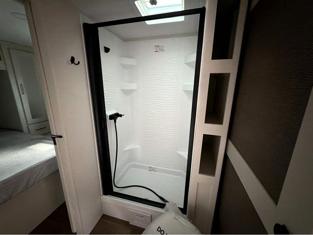 2027 GRAND DESIGN TRANSCEND 265BHT - Image 31