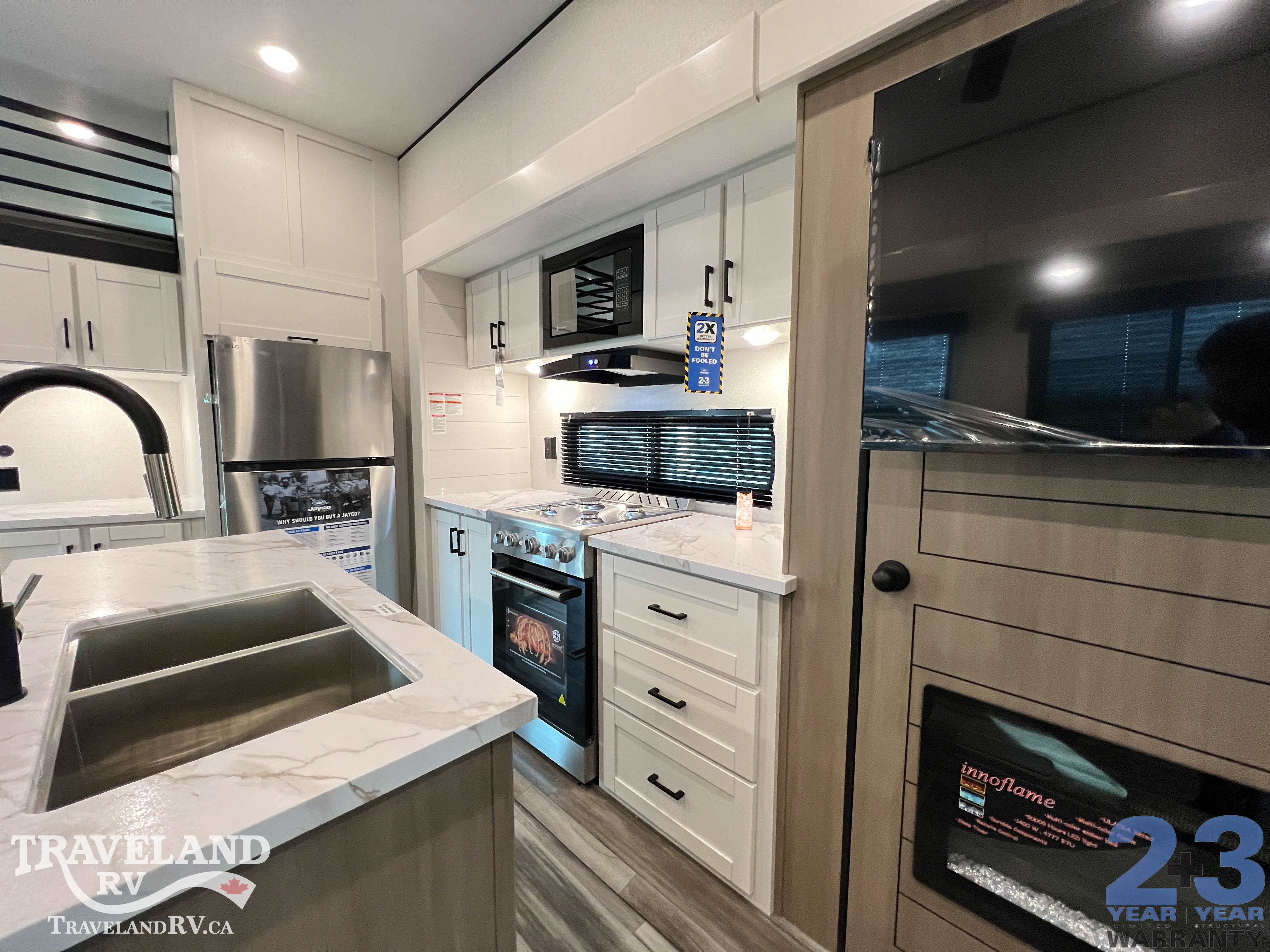 2026 Jayco Jay Flight Bungalow 401LOFTDS - Image 21