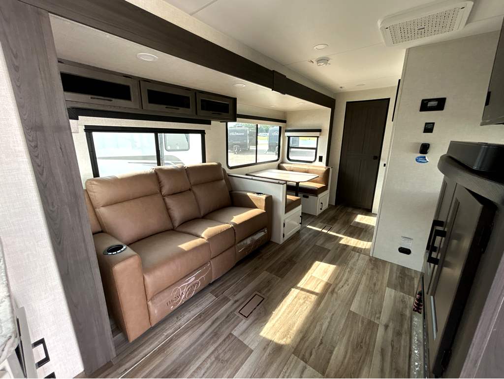 2026 VENTURE RV SPORTTREK 251VRK - Image 11