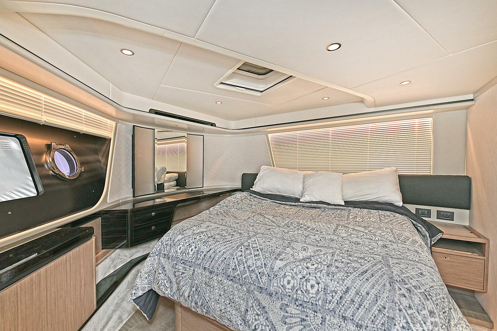 2022 Absolute 62 Fly - Image 46