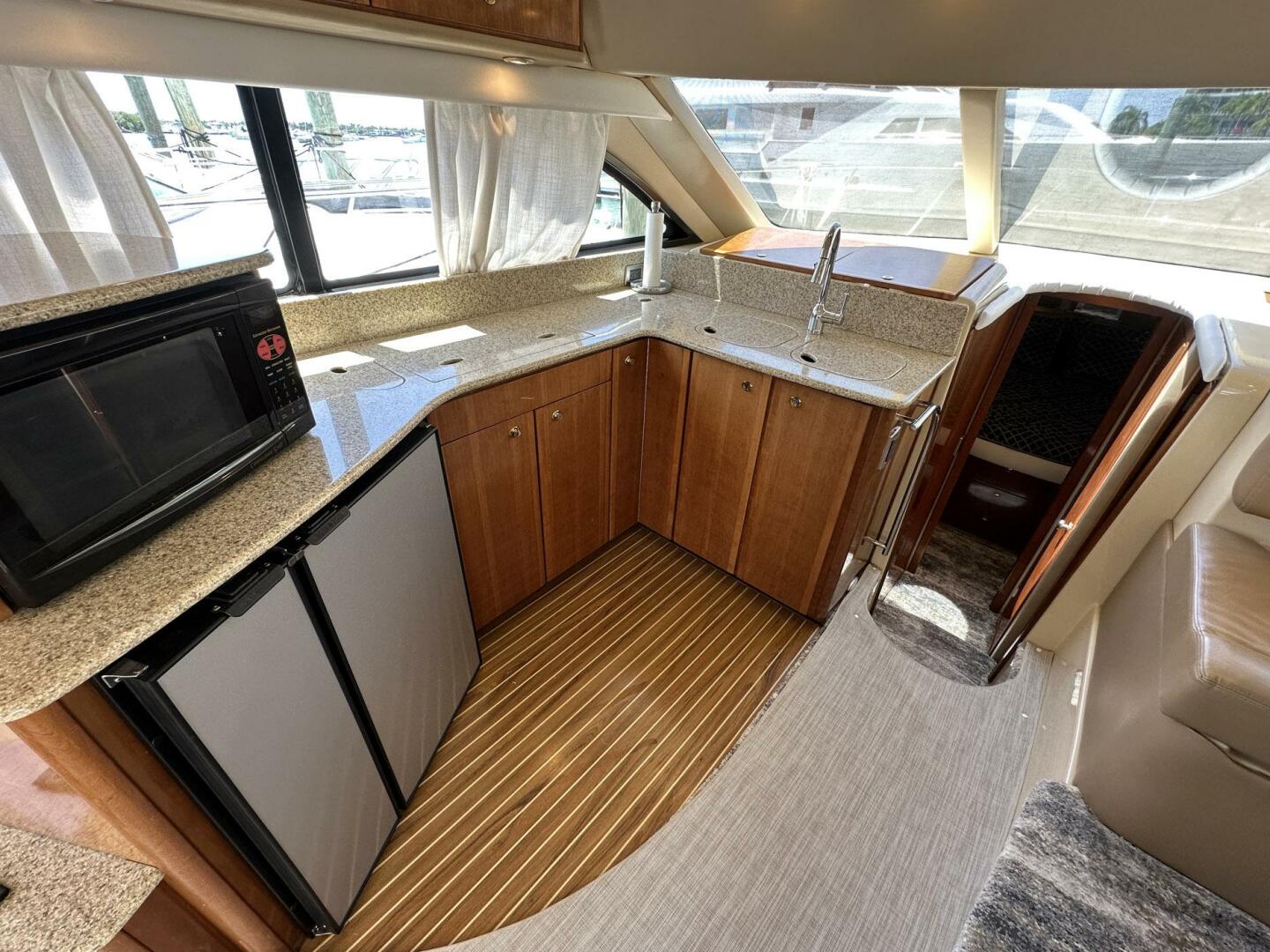 2007 Meridian 411 Sedan Bridge - Image 28
