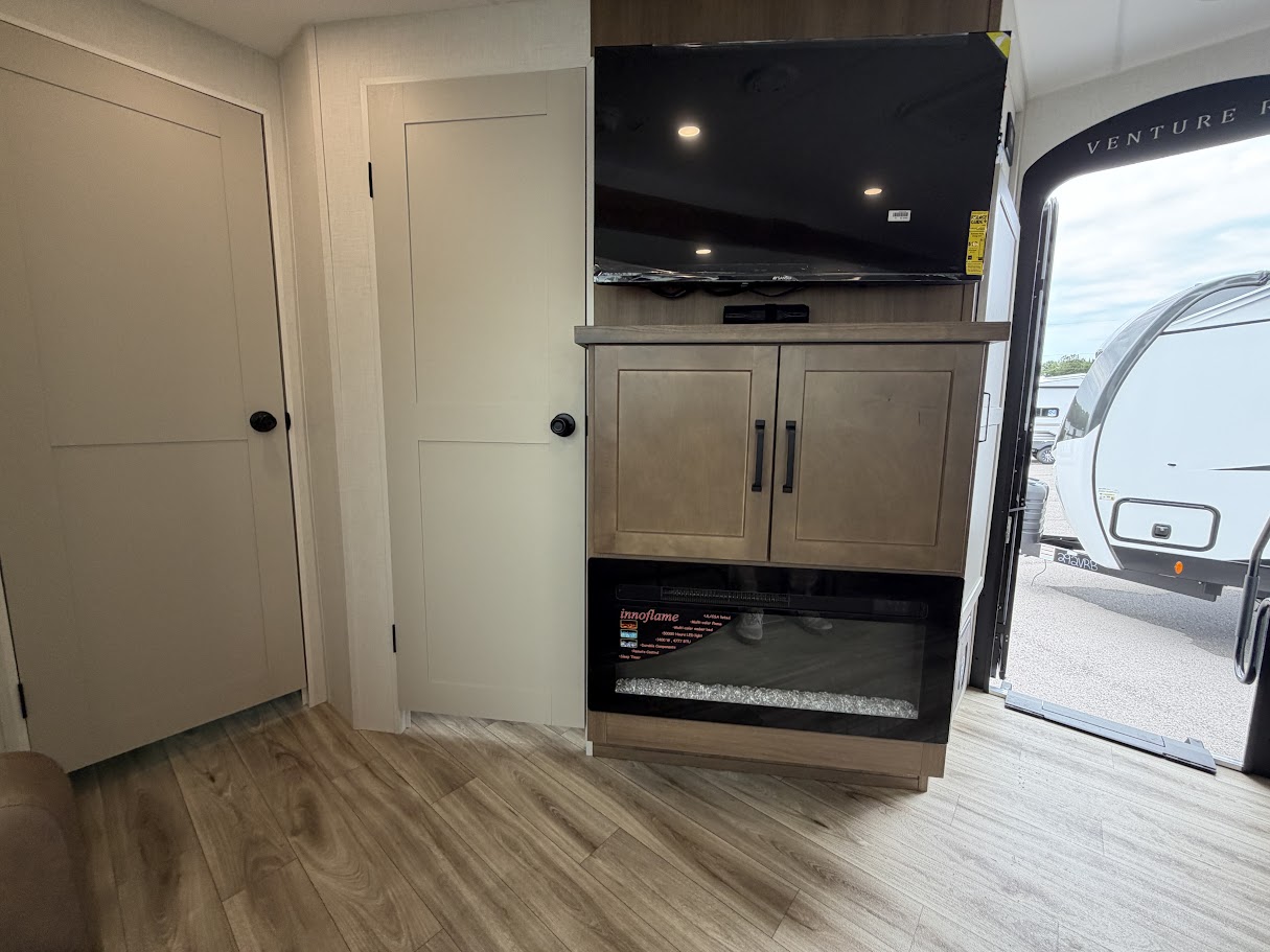 2027 VENTURE RV SPORTTREK 333VIK - Image 29