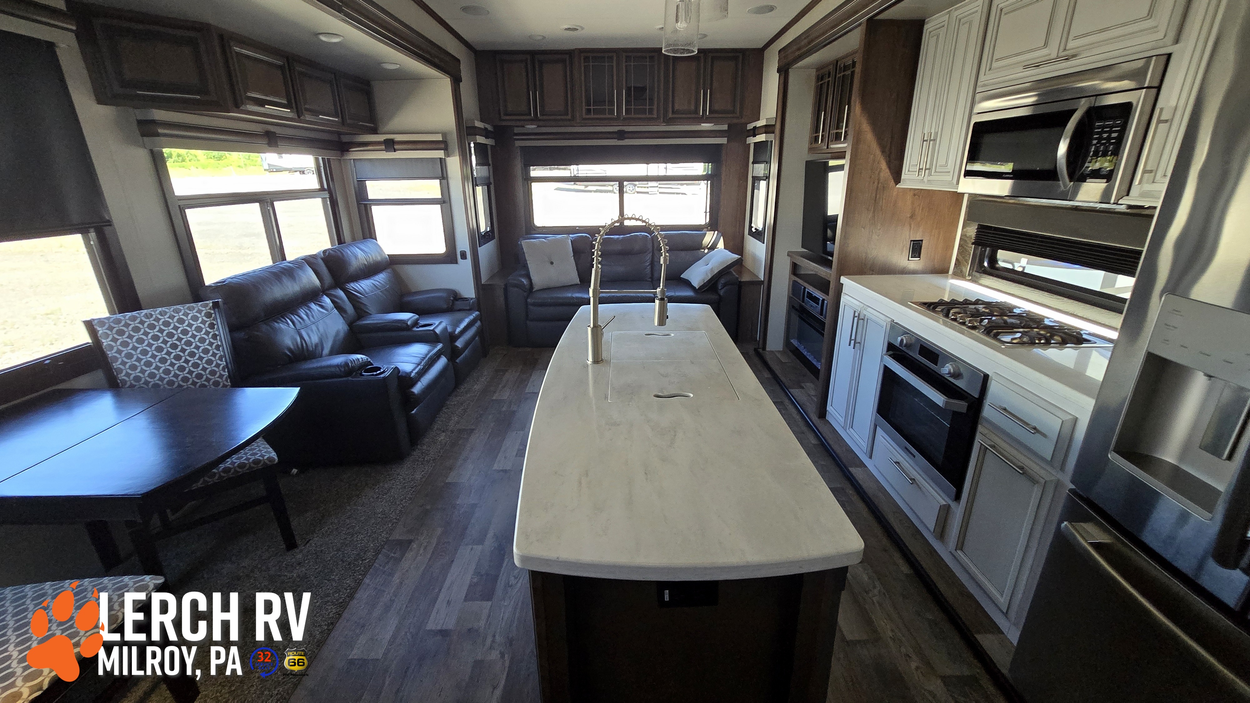 2021 KZ RV Durango Gold G366FBT - Image 9
