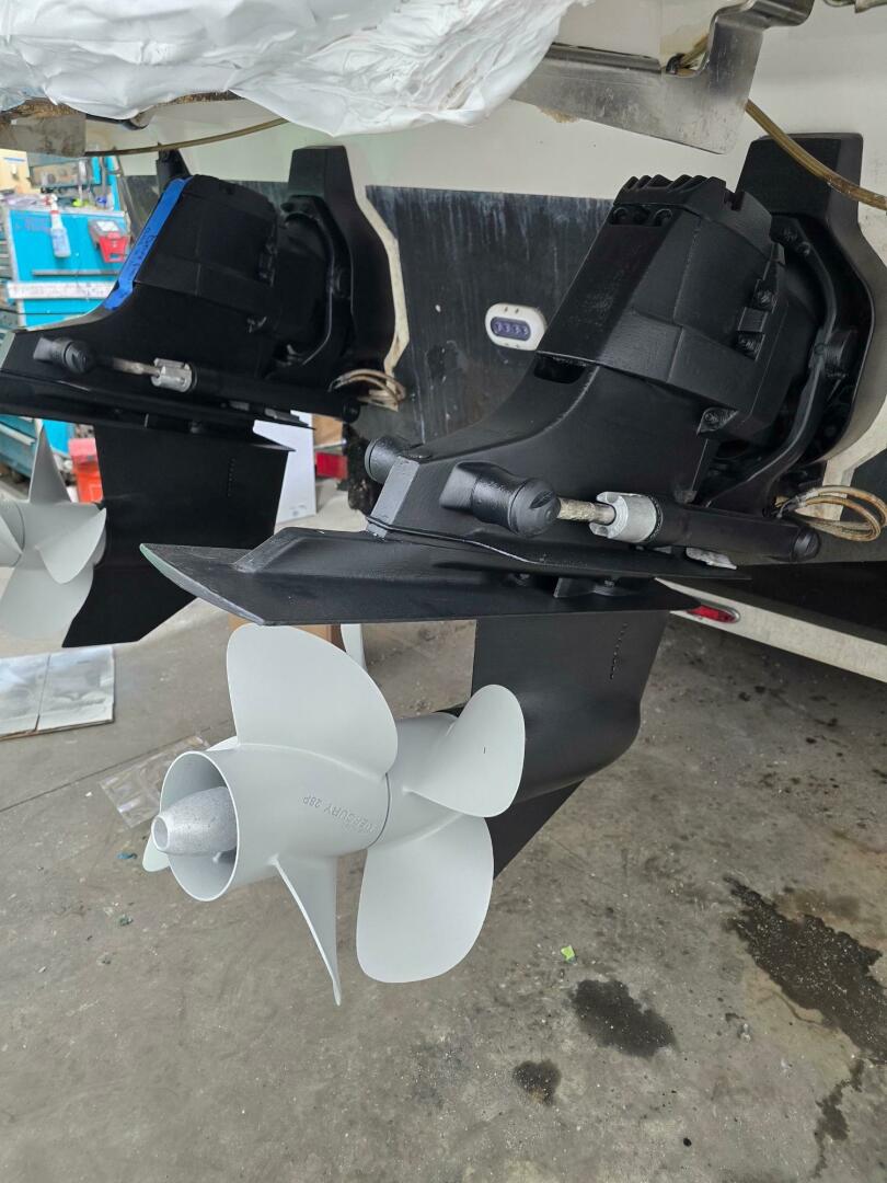 2014 Sea Ray SLX 350 - Image 17