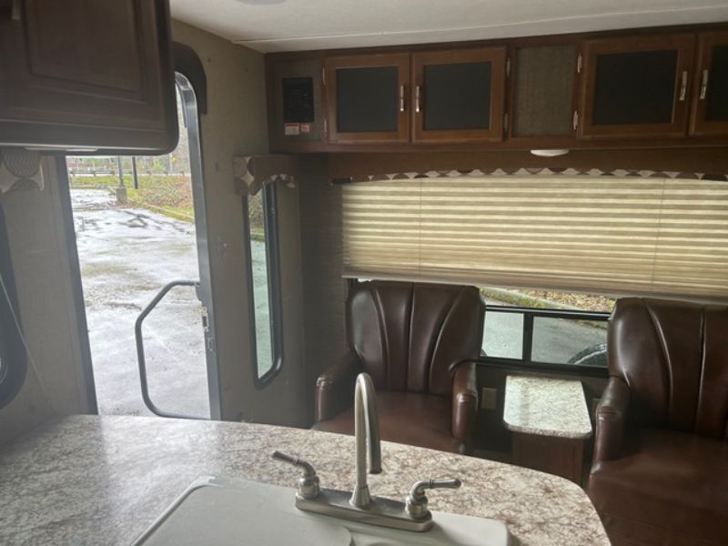 2017 Keystone Passport Ultra Lite Grand Touring 2450RLWE - Image 16