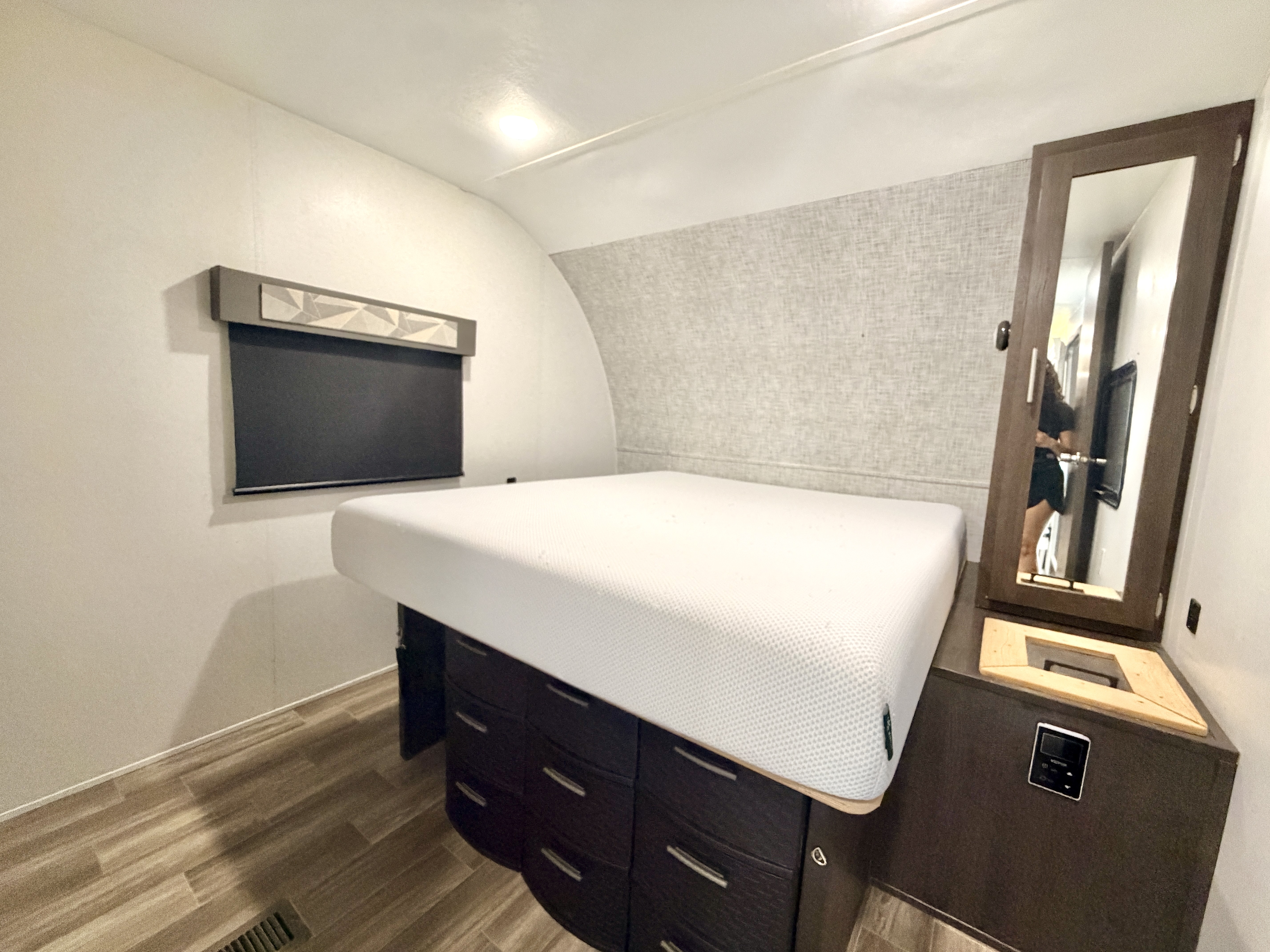 2019 Forest River Wildwood 27RE - Image 16