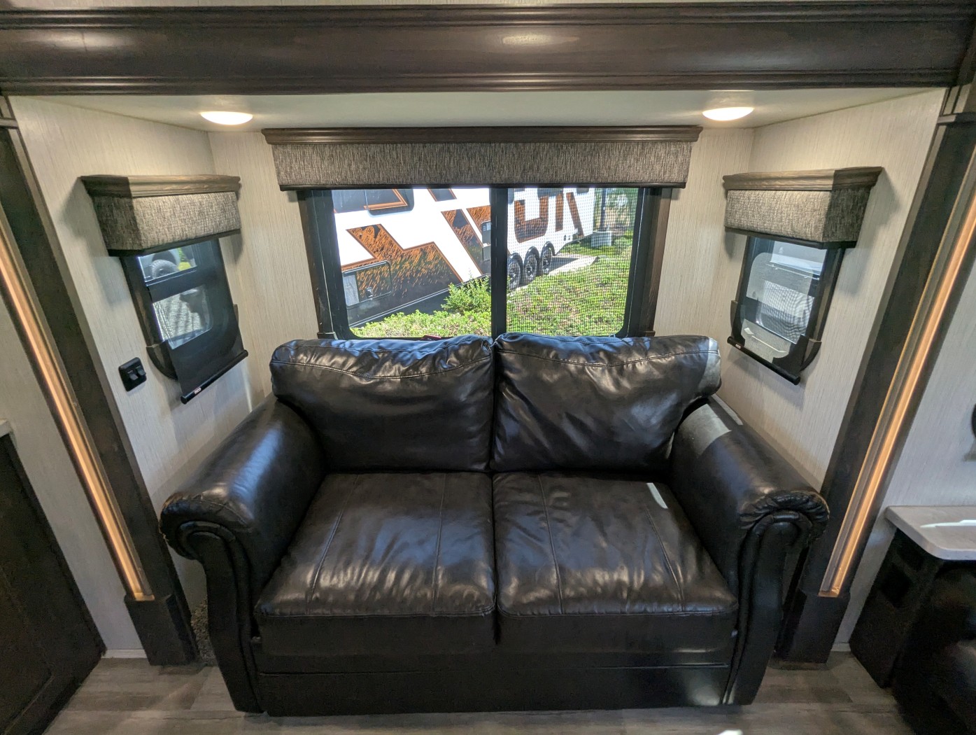2020 Heartland Bighorn BH 3985 RRD - Image 29