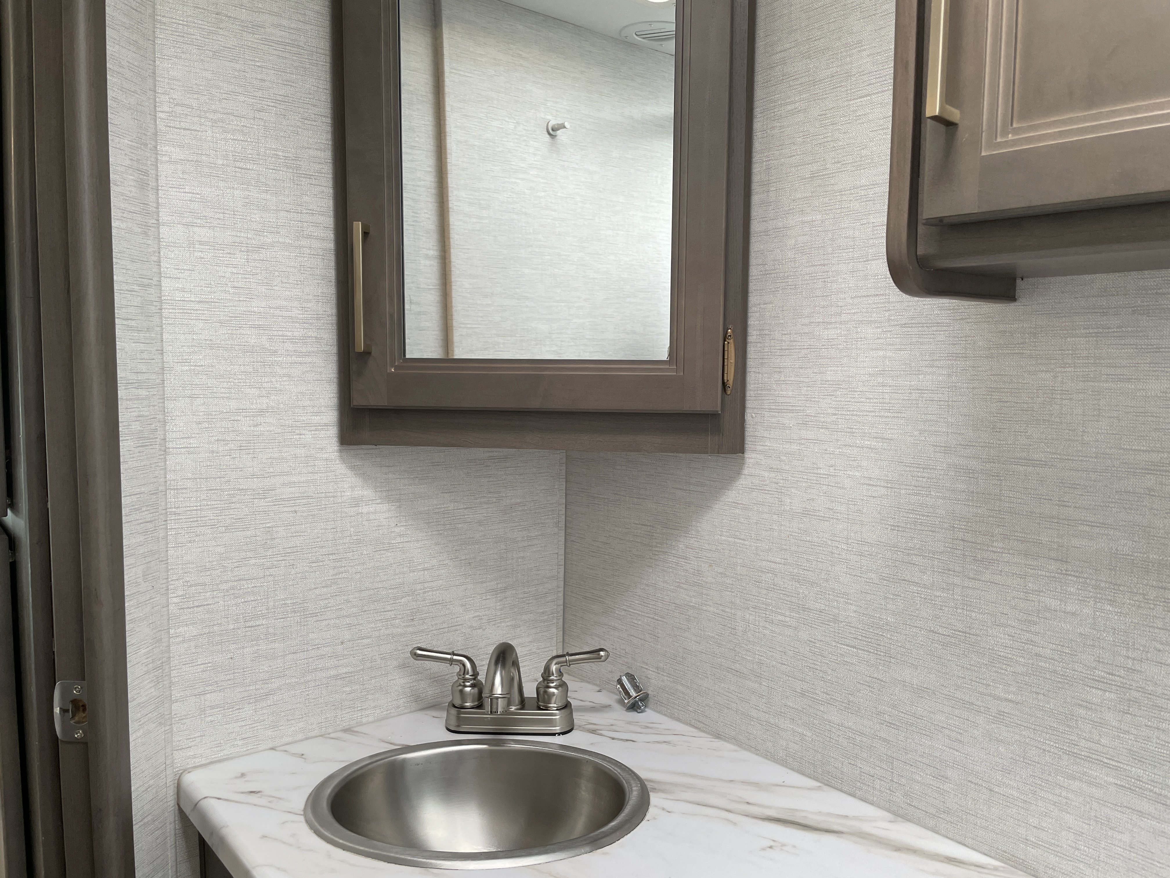 2024 Thor Motor Coach Chateau 27R - Image 23