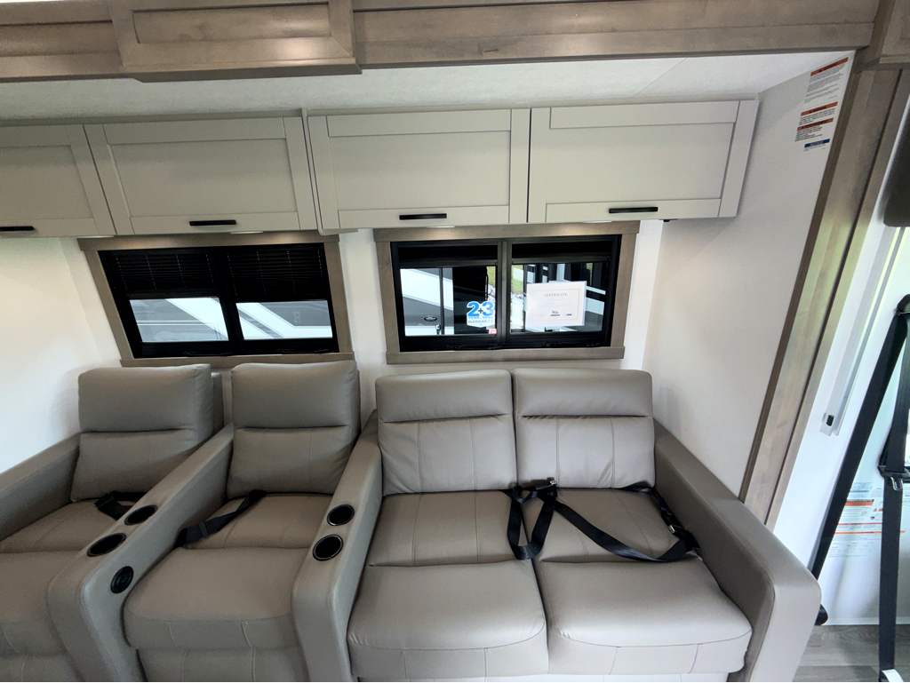 2027 JAYCO PRECEPT 36C - Image 15