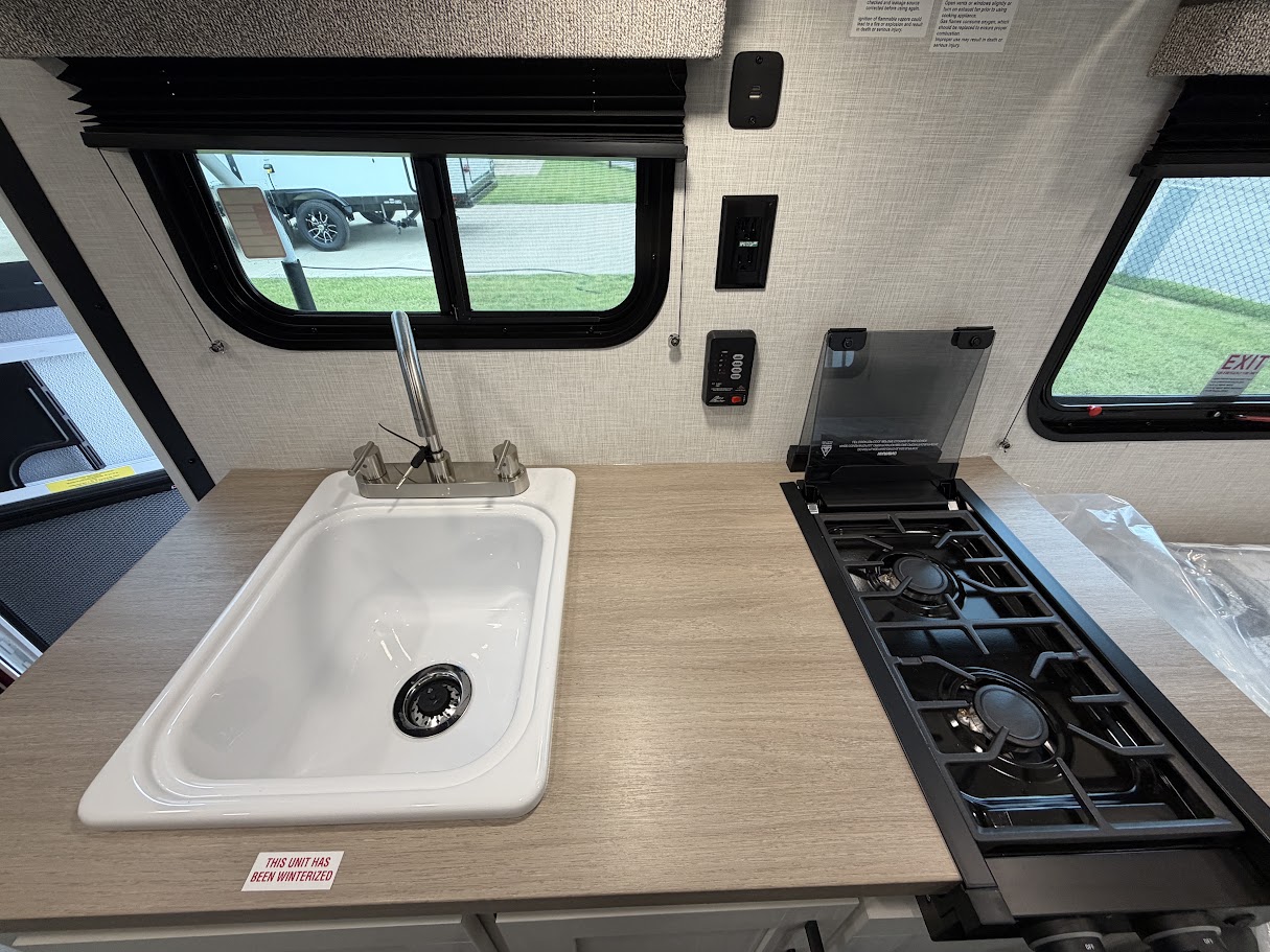 2026 VENTURE RV SIENNA 140VFD - Image 19