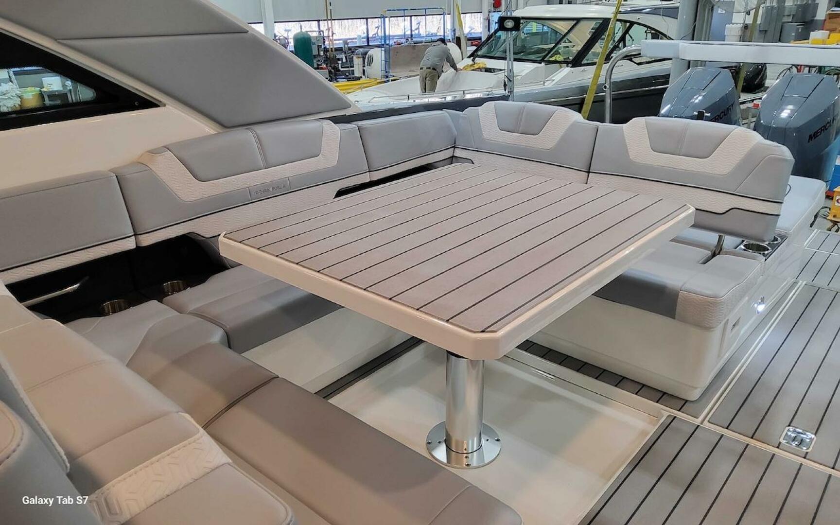 2024 Formula 430 Super Sport Crossover - Image 21