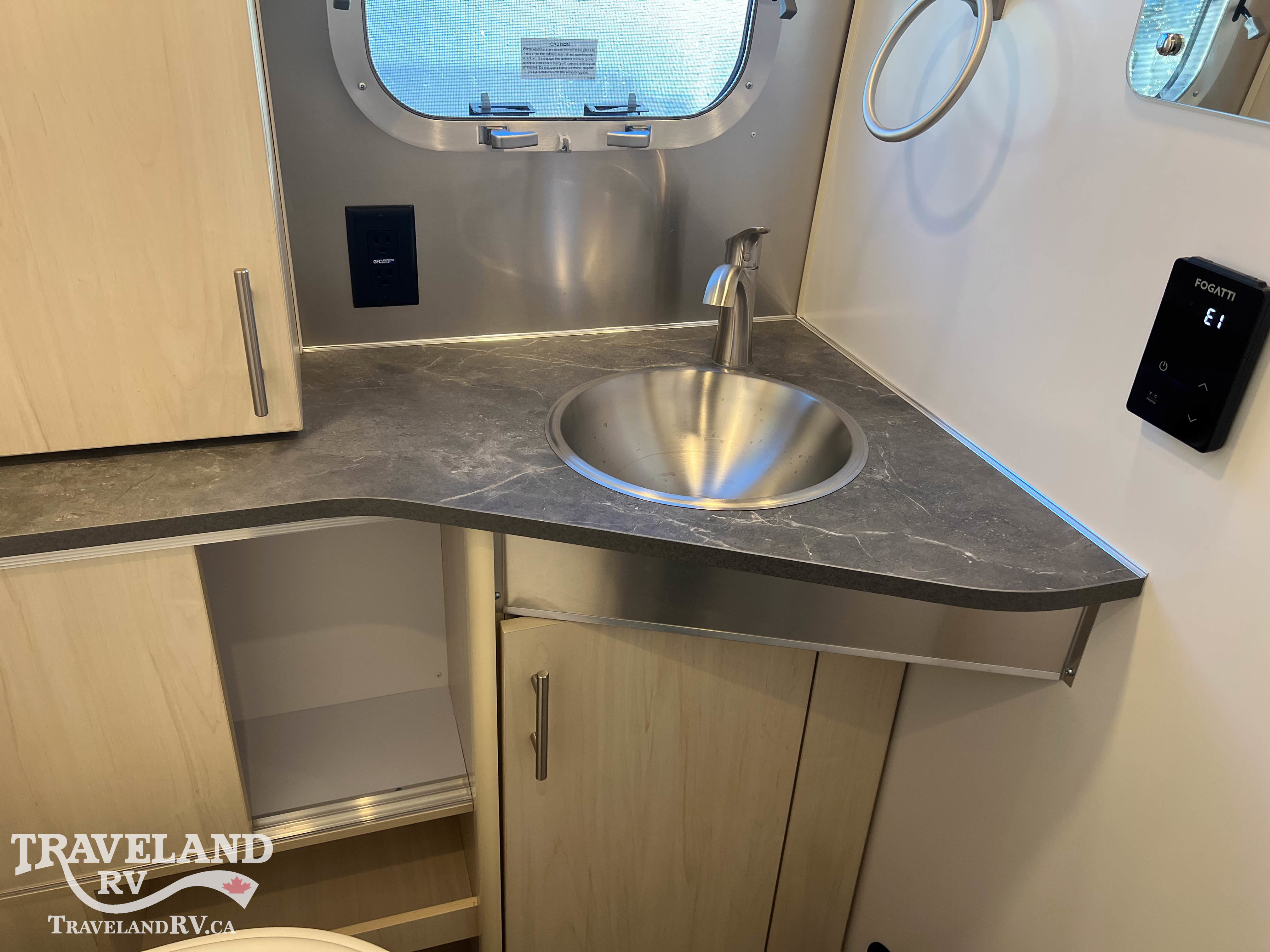 2026 Airstream Flying Cloud 23FBQ - Image 28