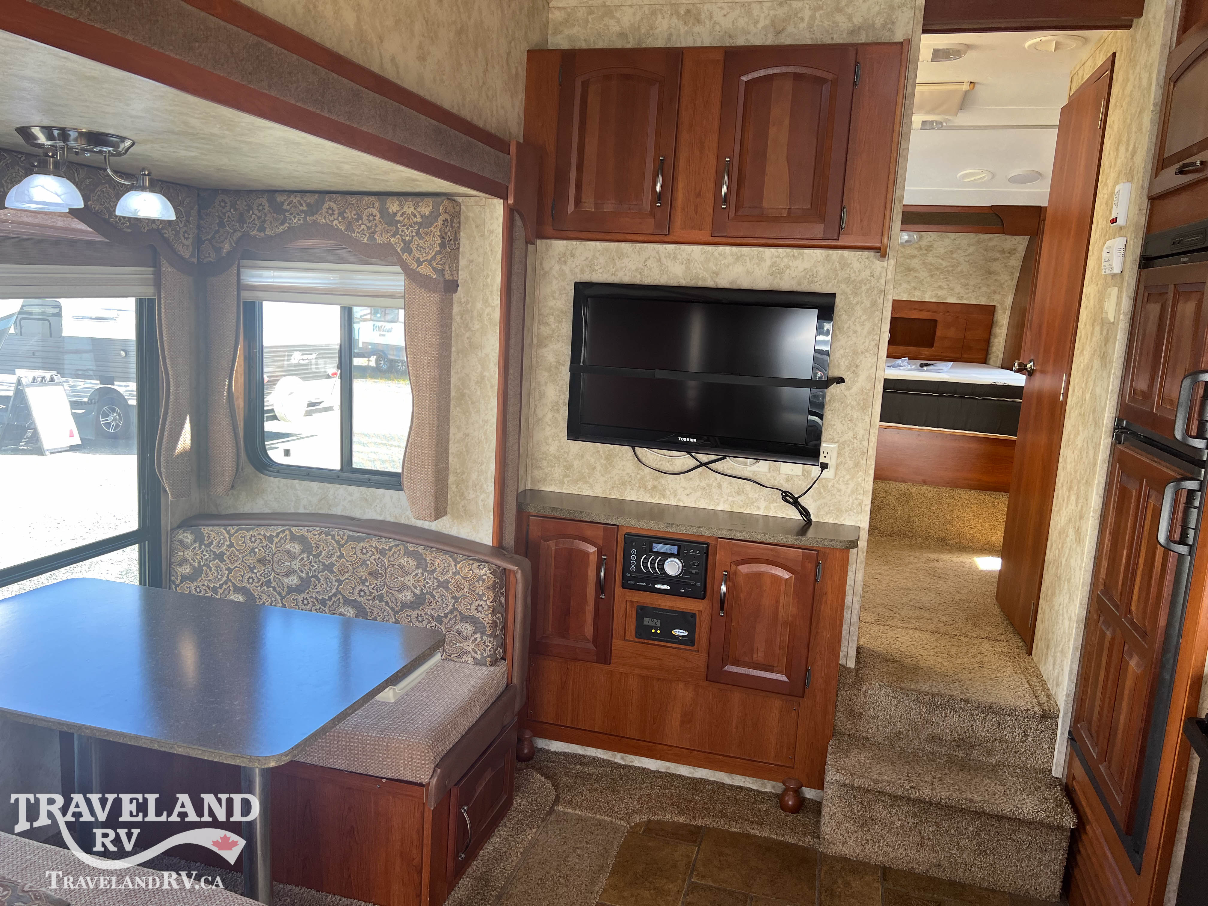 2012 Keystone Cougar 244RLSWE - Image 11