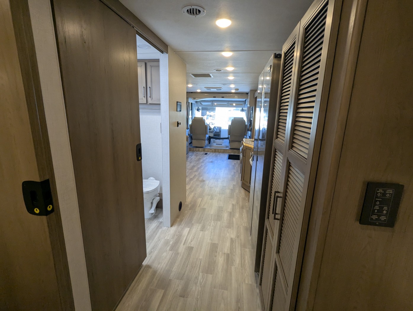 2026 Thor Motor Coach Windsport 35R - Image 30