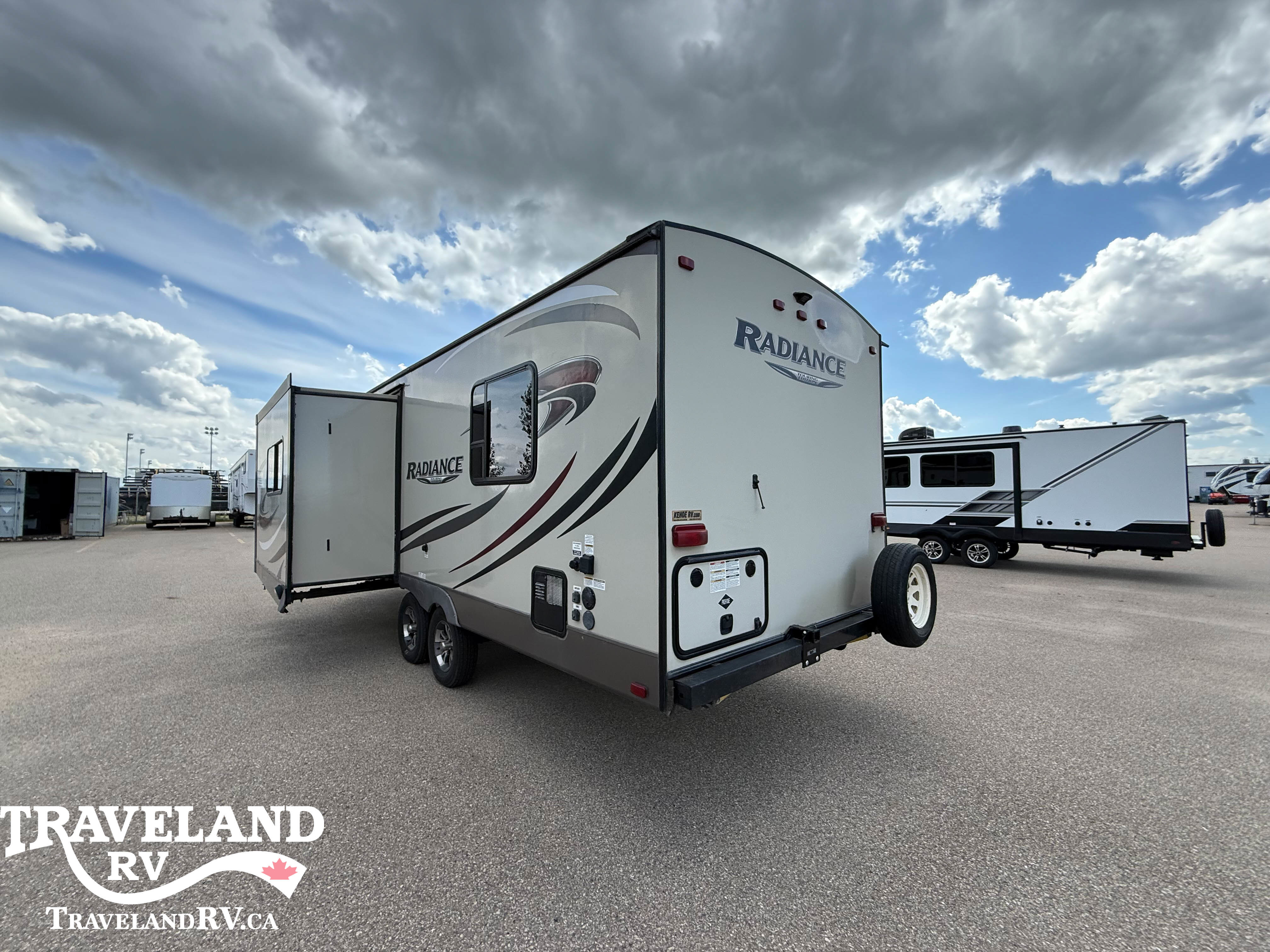 2017 Cruiser RV Radiance Touring R-24VSD - Image 3