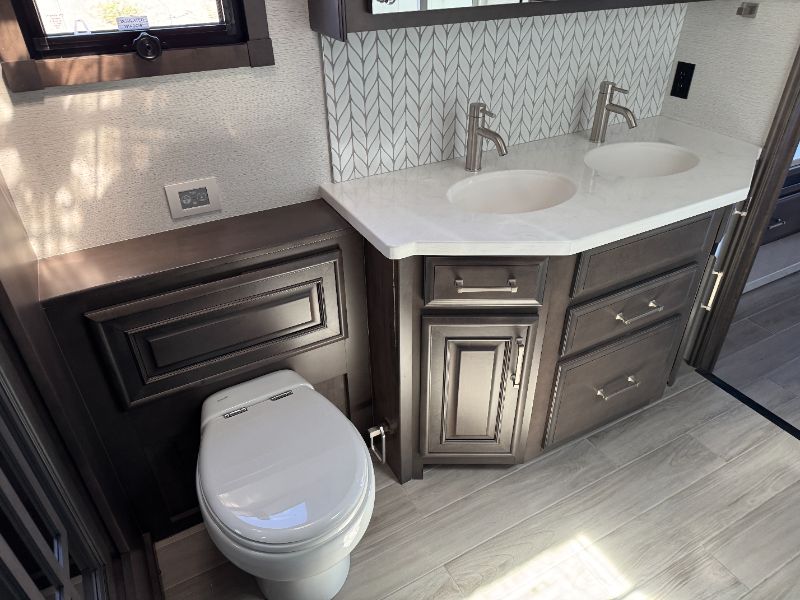 2026 Entegra Coach Aspire 44V - Image 20
