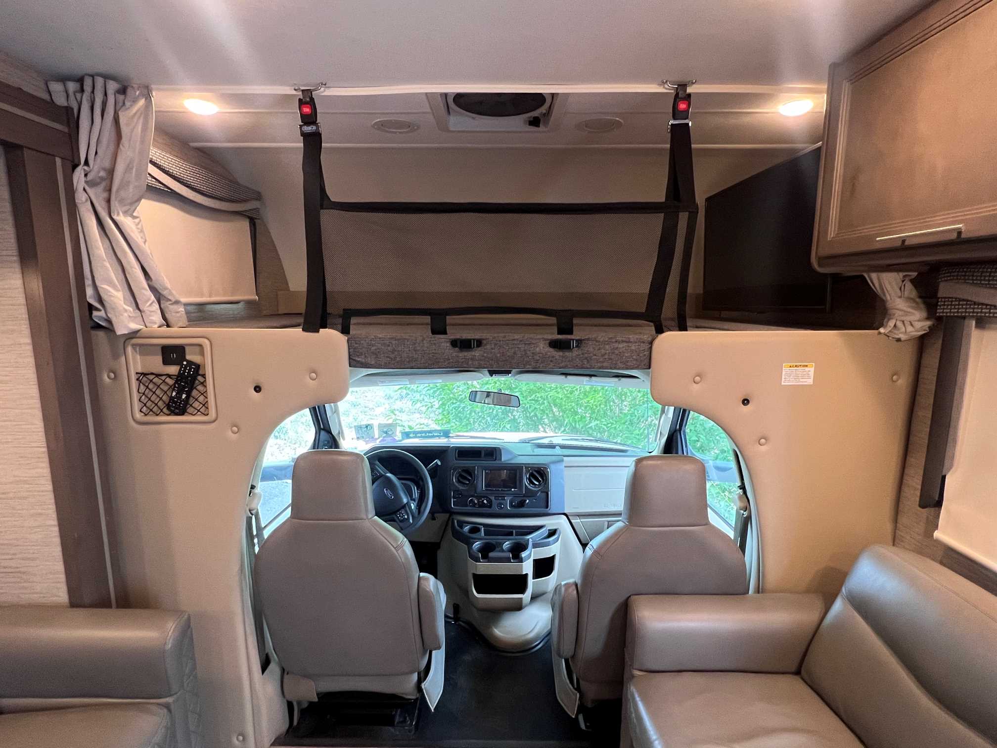 2023 Thor Motor Coach Outlaw 29J - Image 7