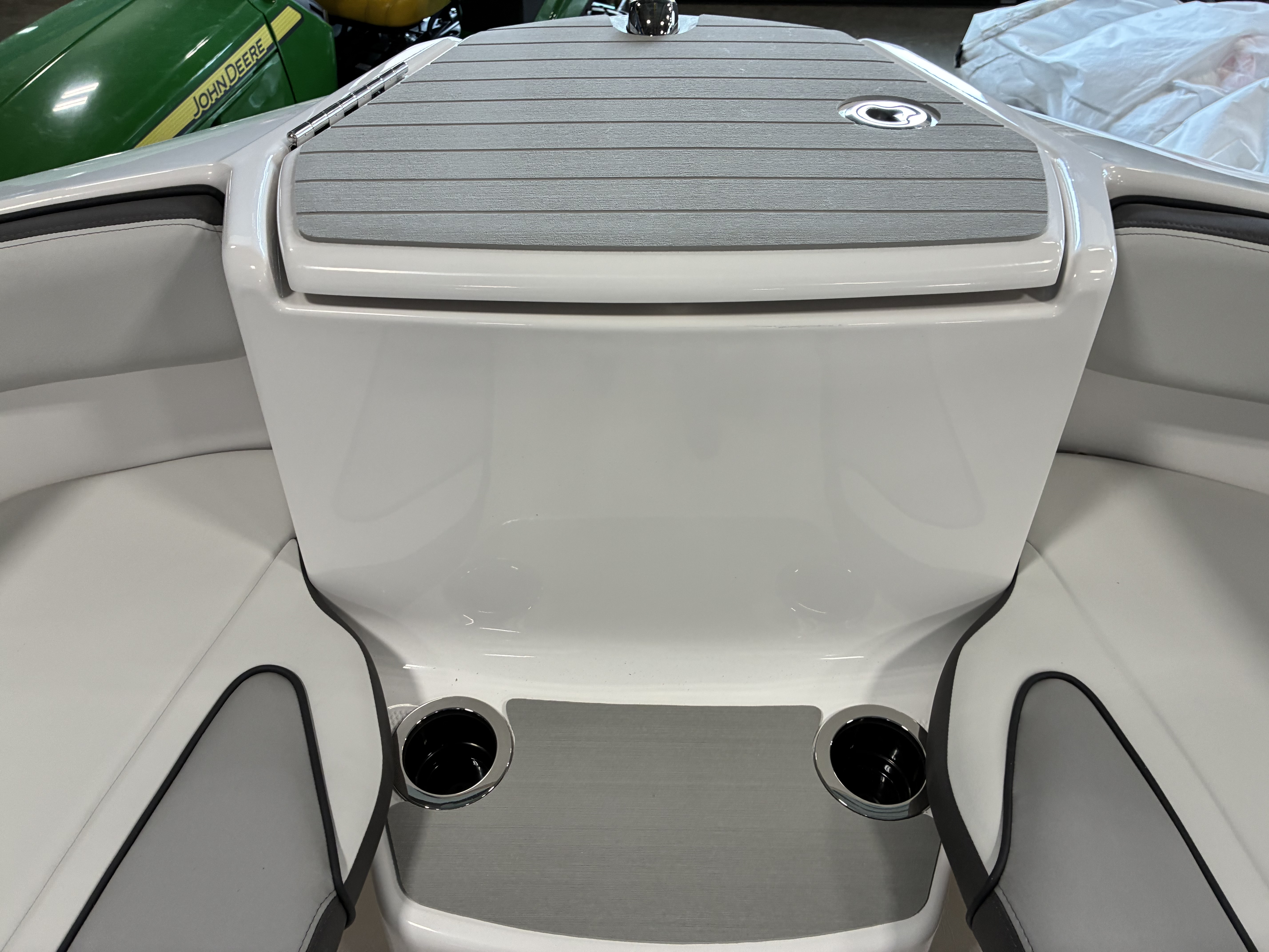 2026 Yamaha Boats AR250 - Image 18