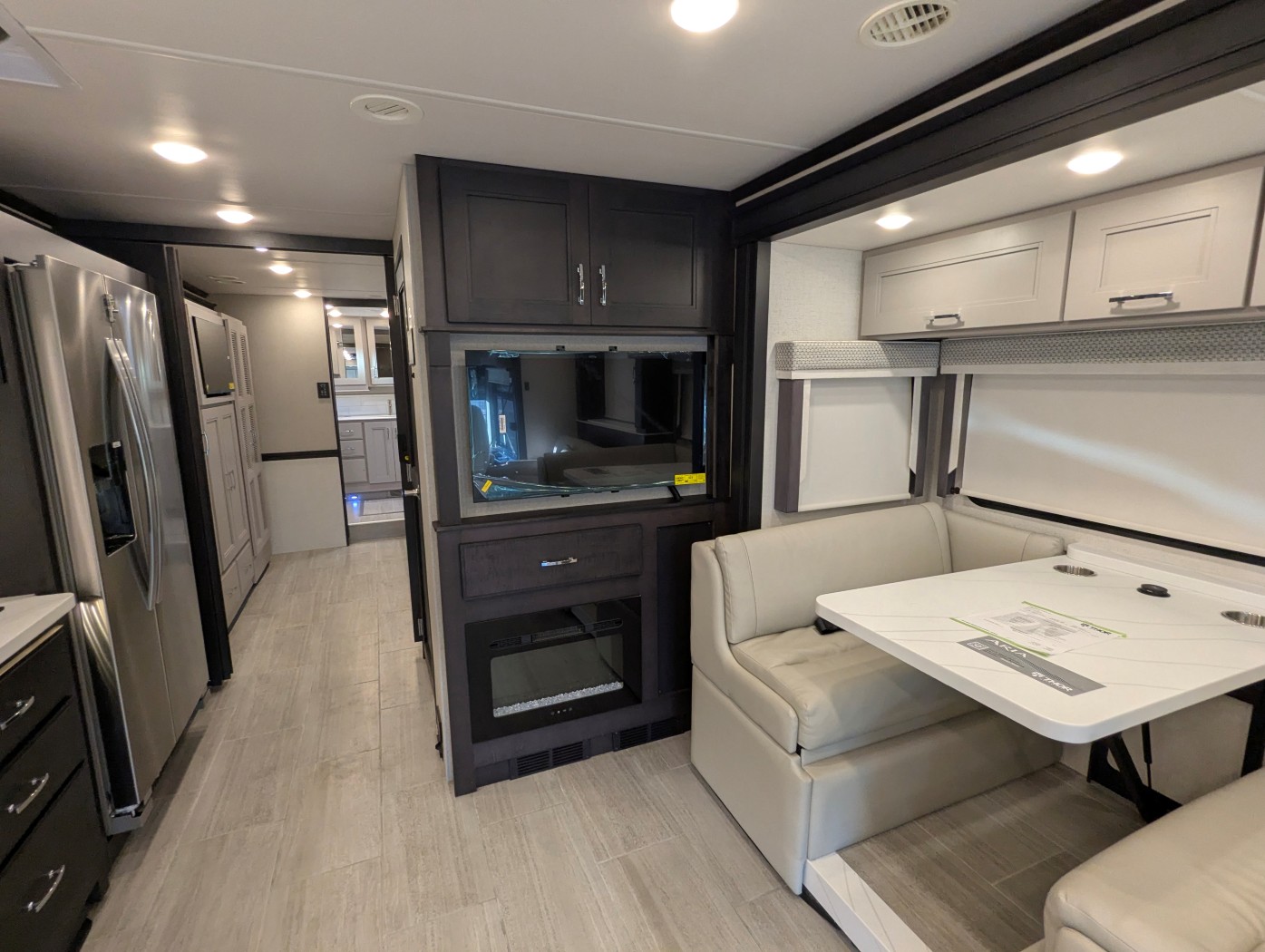 2026 Thor Motor Coach Aria 3901 - Image 18