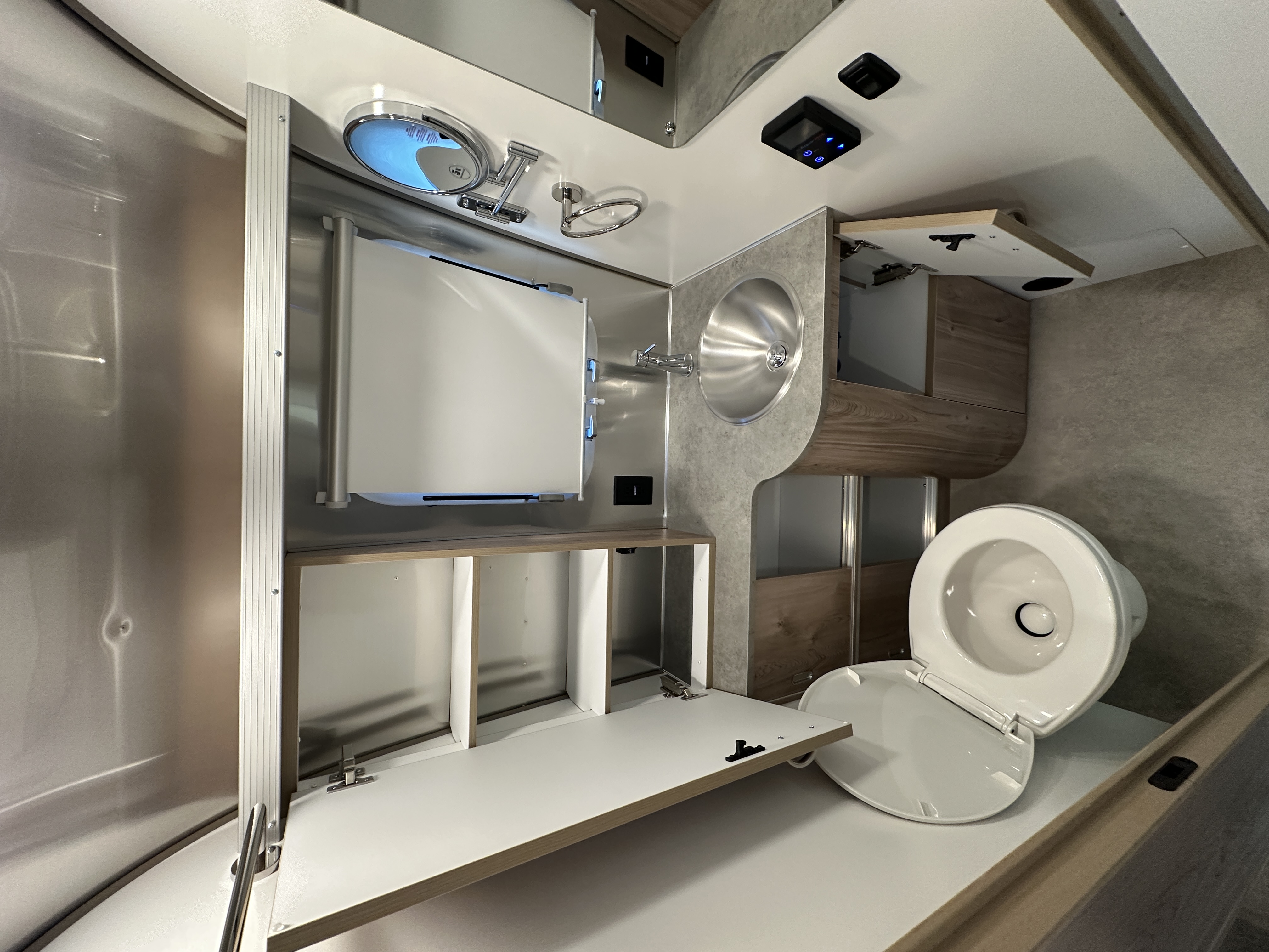 2027 Airstream Flying Cloud 27FB - Image 26