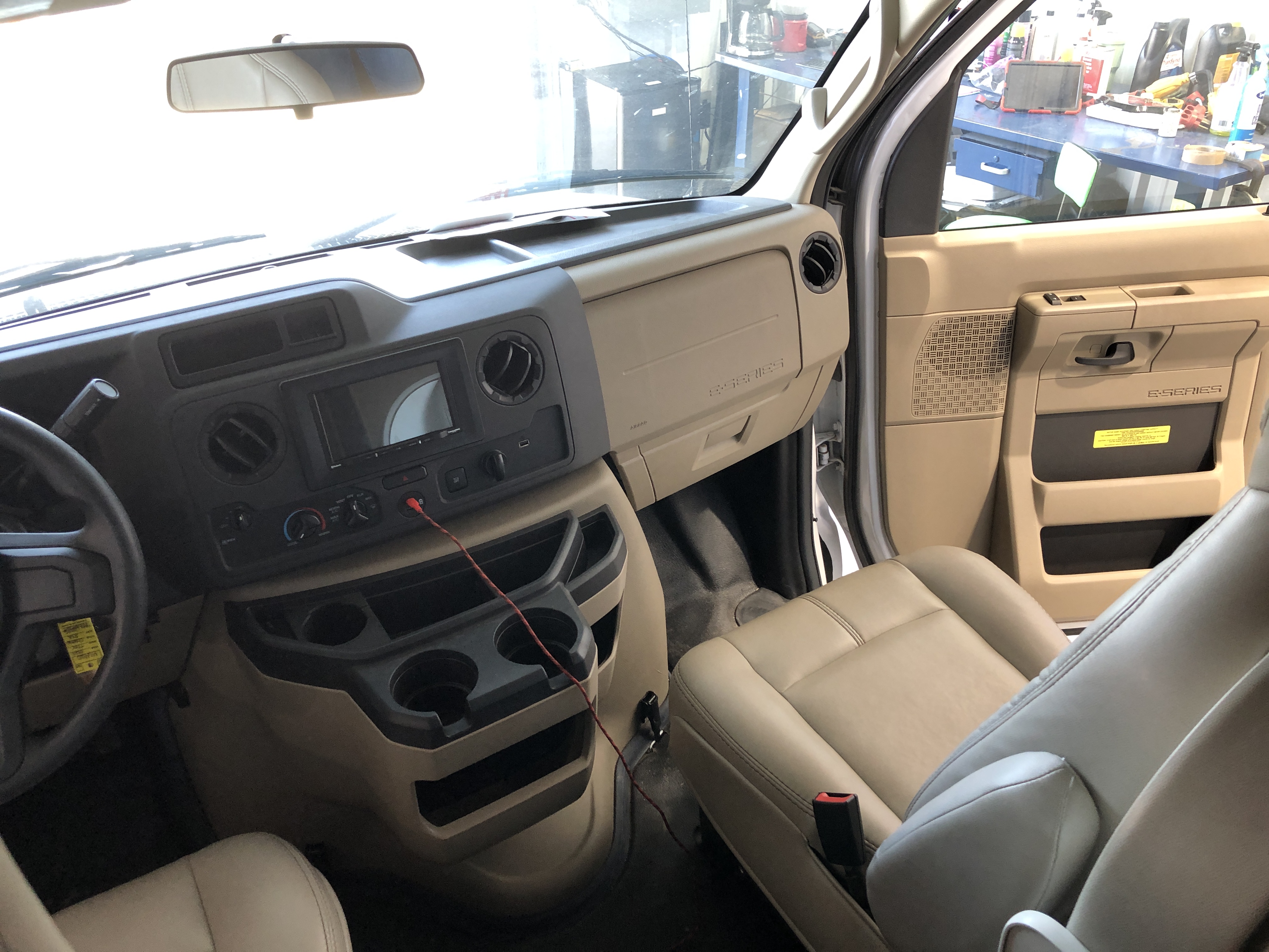 2023 Thor Motor Coach Chateau 27R - Image 8