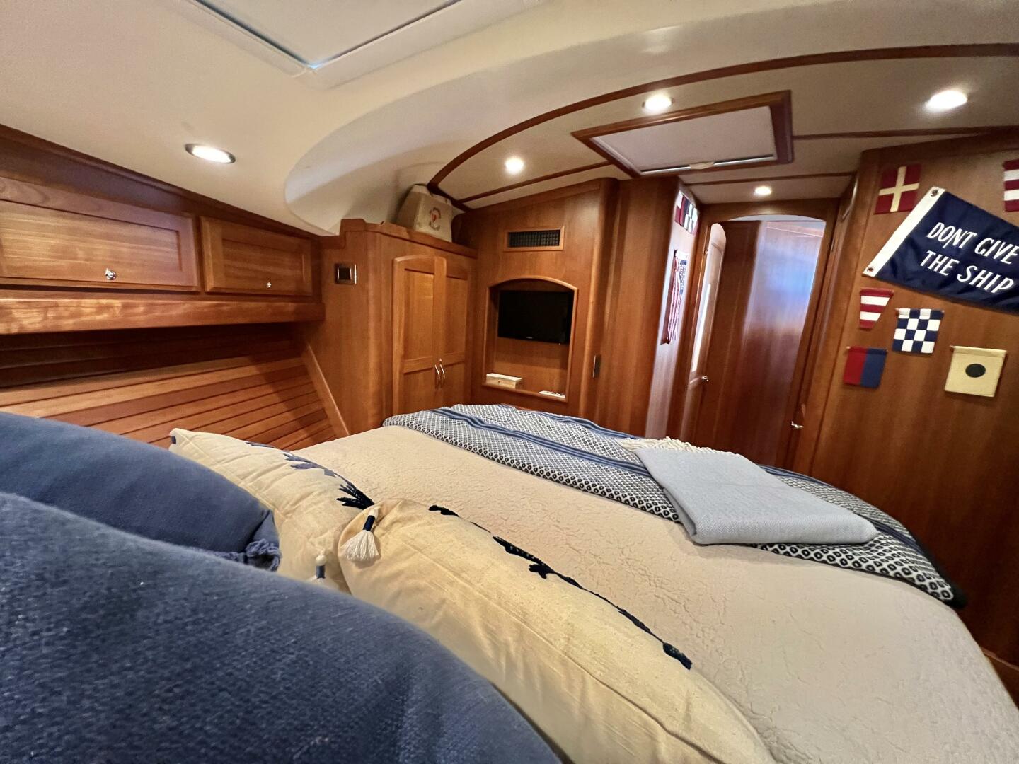 2017 Sabre 48 Salon Express - Image 29