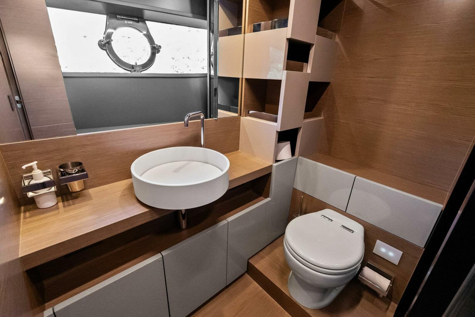 2019 Ferretti Yachts Ferretti Yachts Ferretti 780 Base - Image 52
