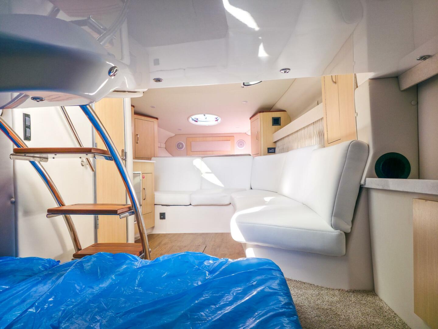 2026 Regal 33 XO Base - Image 36