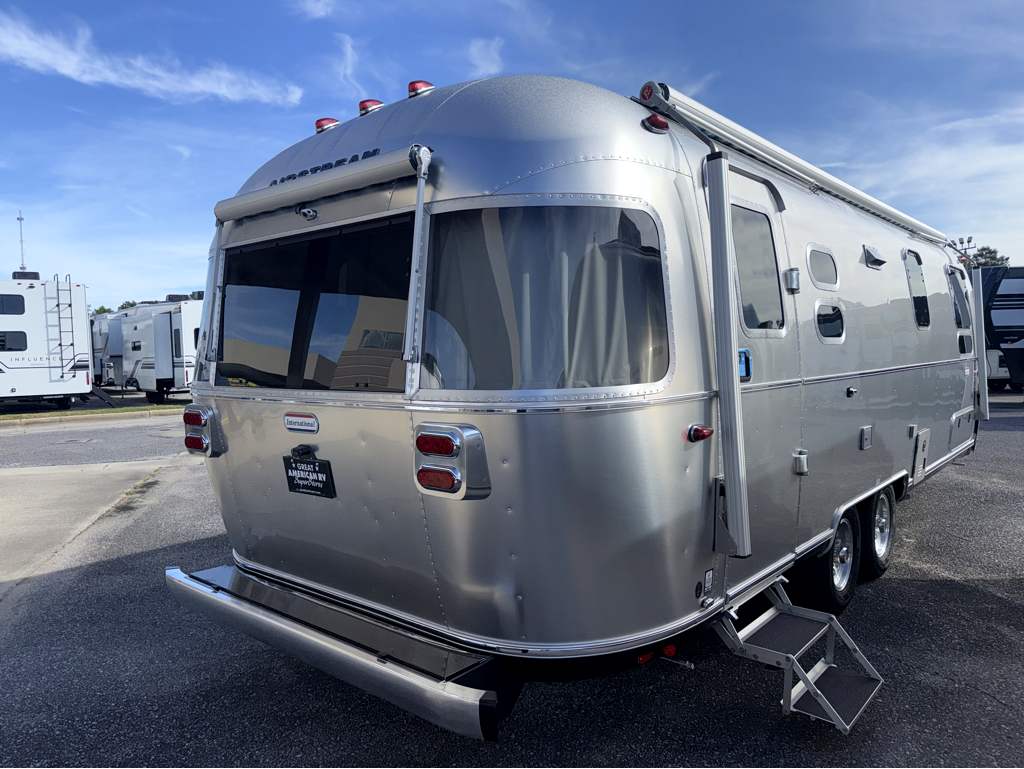 2026 AIRSTREAM INTERNATIONAL 27FBT - Image 4
