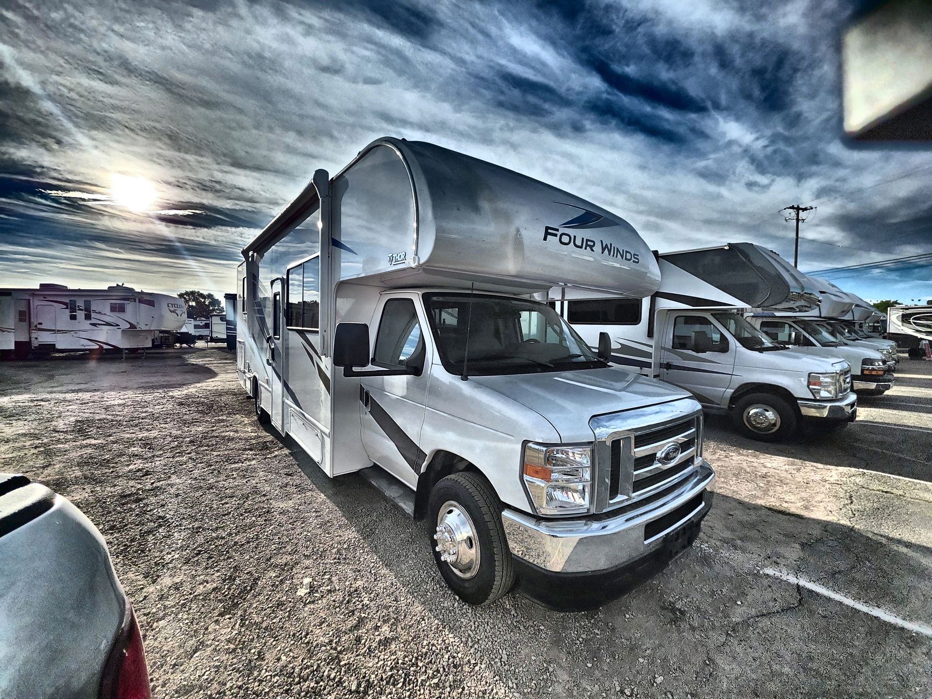 2025 Thor Motor Coach Four Winds 28Z - Image 2