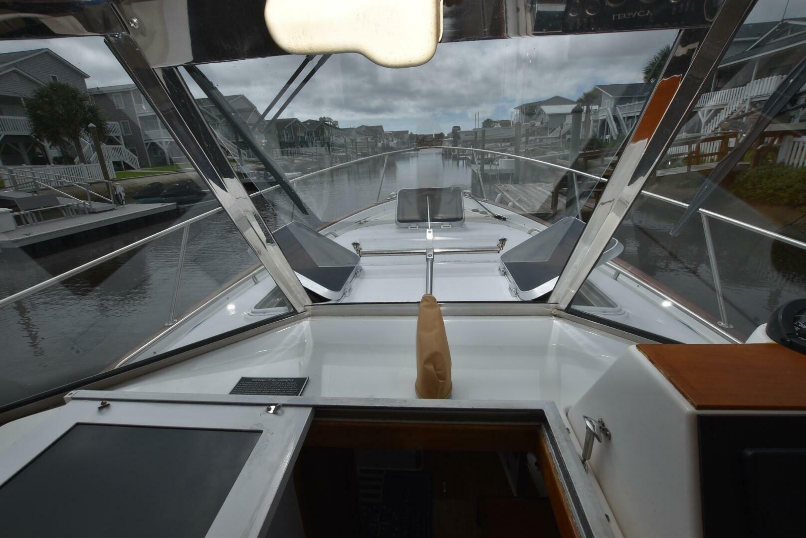 1999 Legacy 34 Express - Image 14