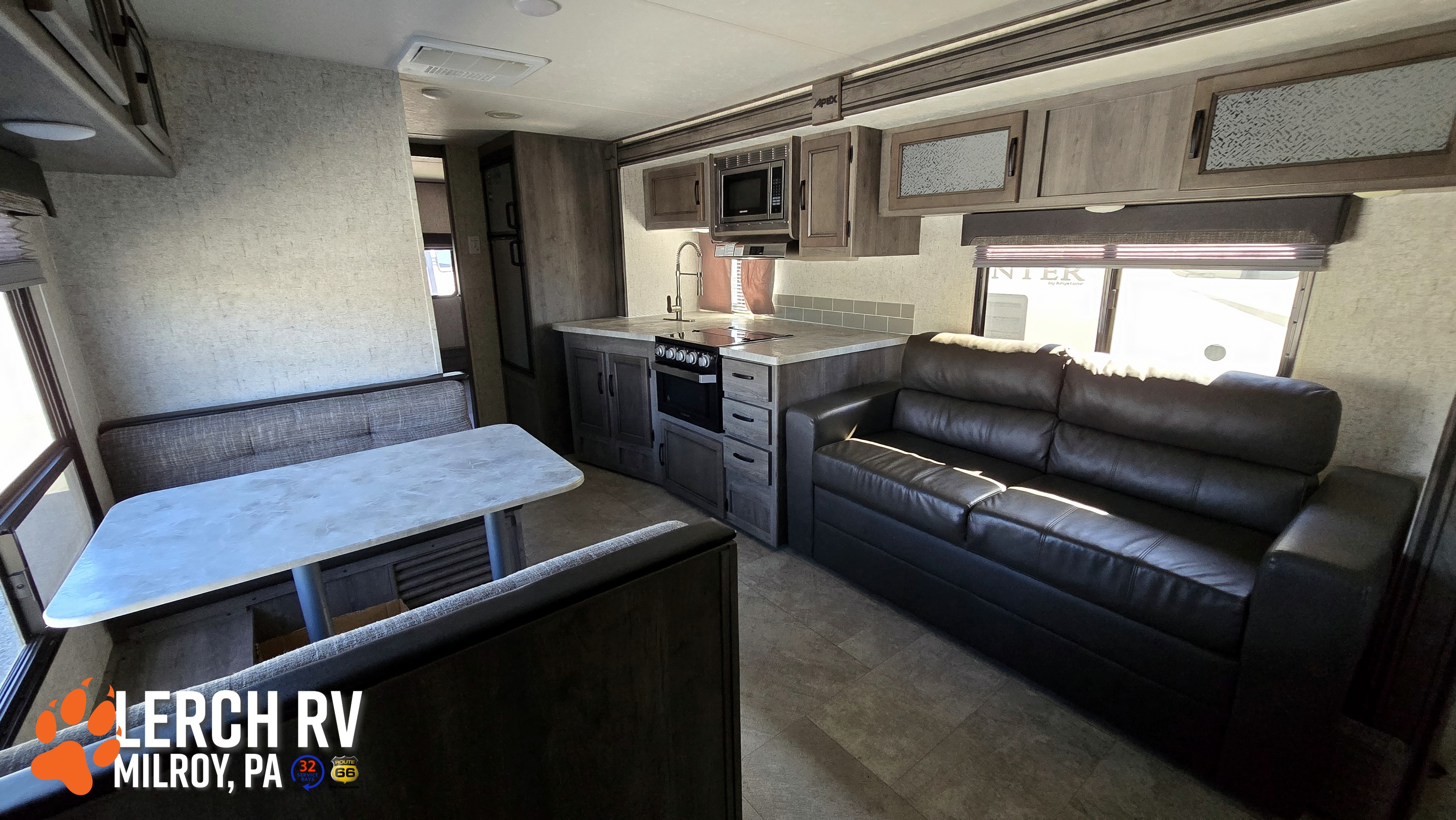 2019 FOREST RIVER APEX 300BHS - Image 10