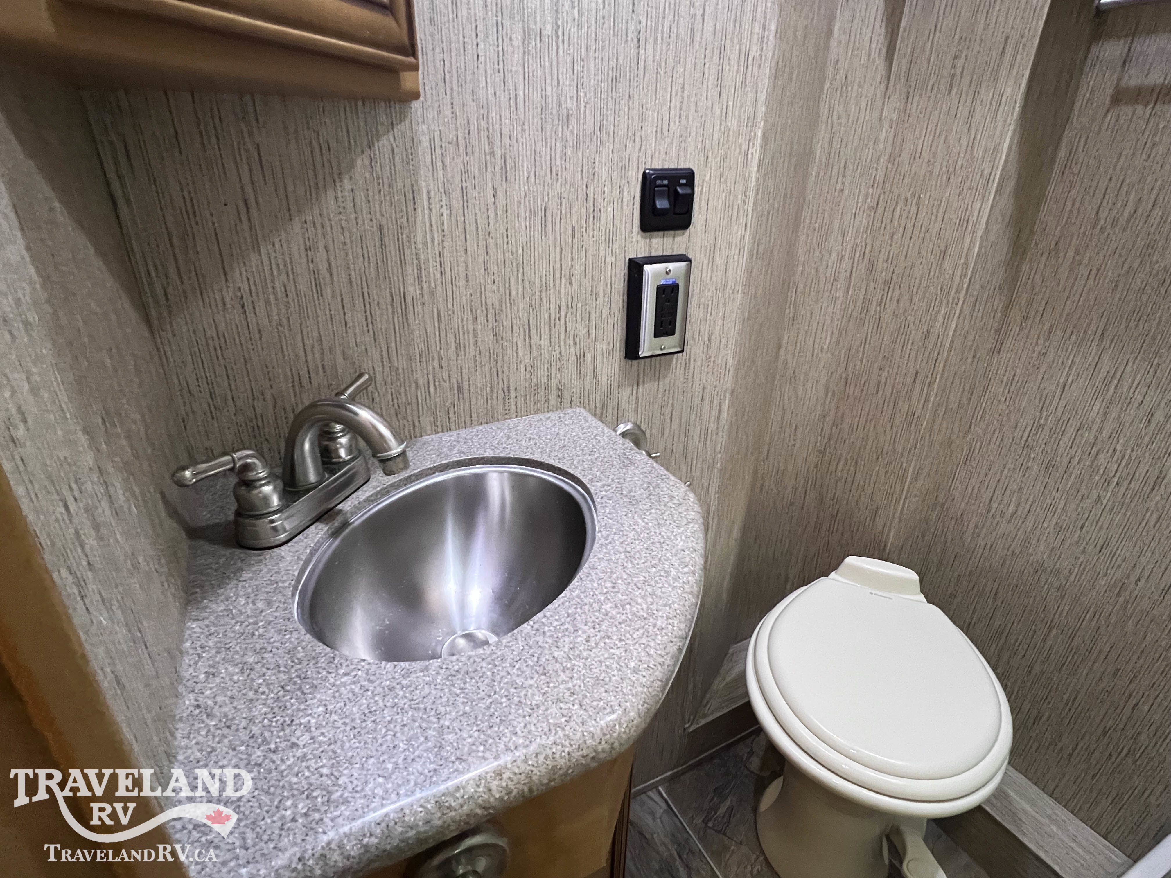 2016 Newmar Bay Star Sport 2702 - Image 30