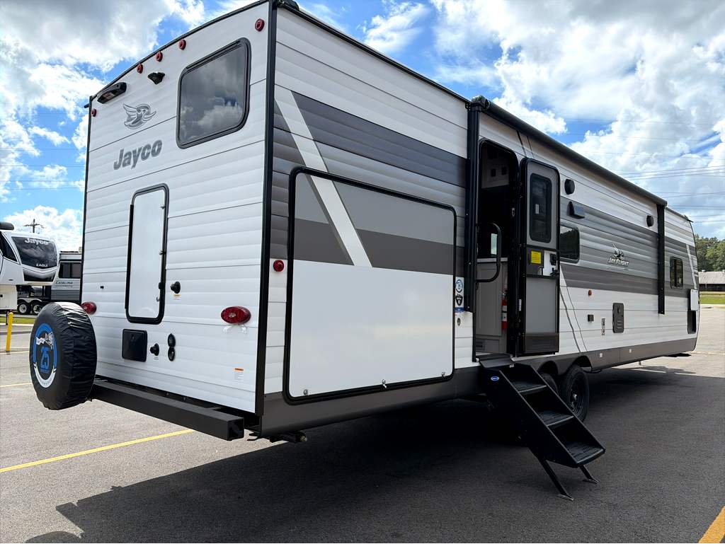 2027 JAYCO JAY FLIGHT 295TBS - Image 2