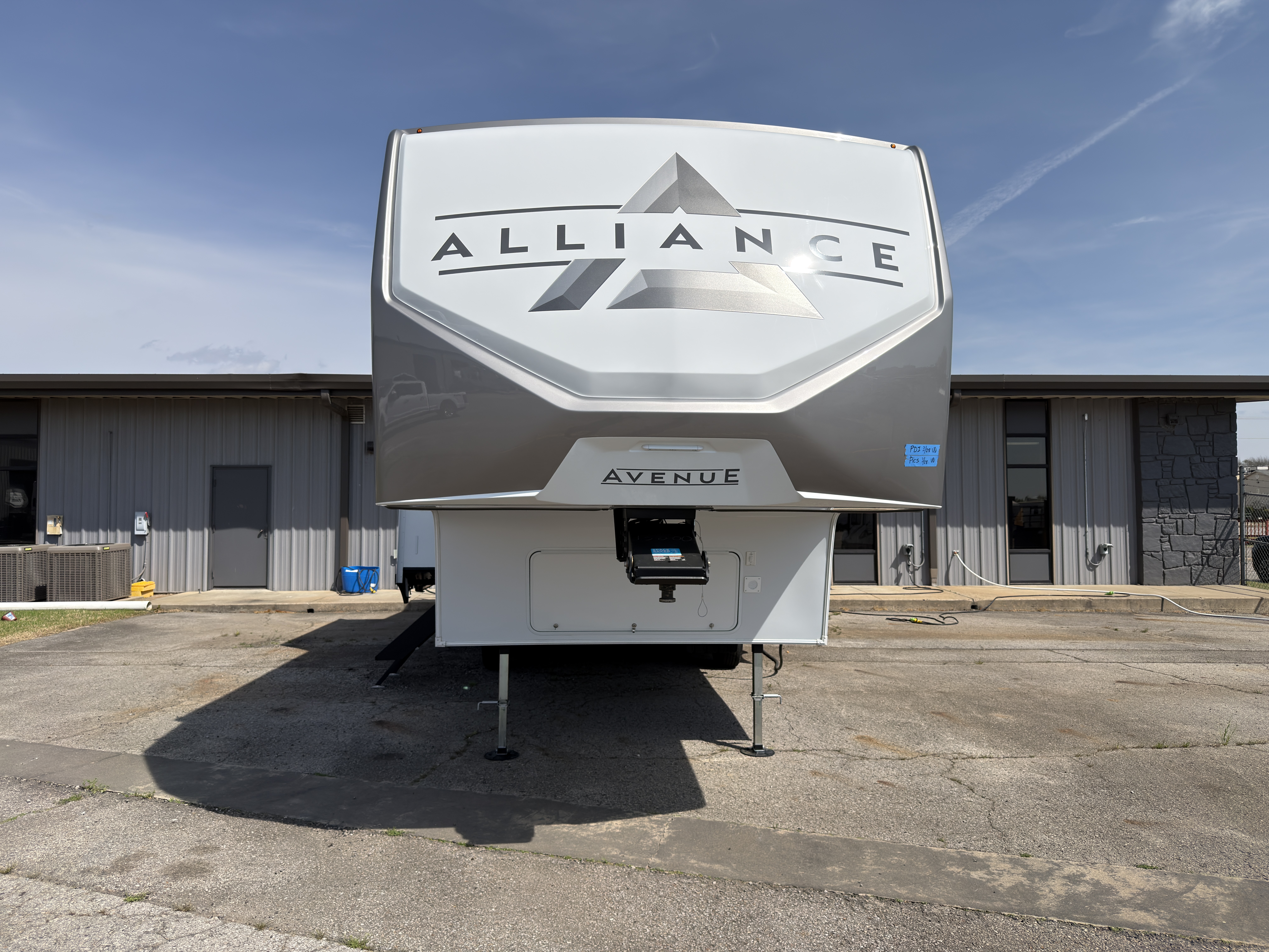 2026 Alliance RV Avenue 25RL - Image 2