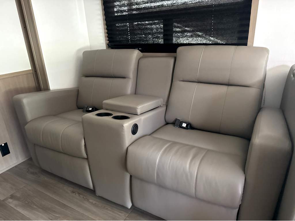 2027 ENTEGRA COACH ODYSSEY 30Z - Image 17