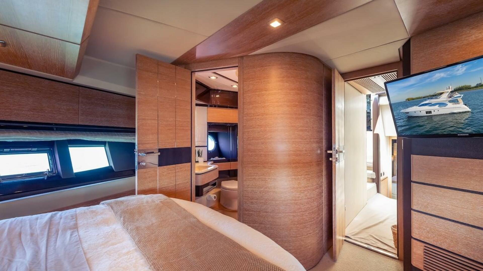 2012 Azimut Evolution - Image 45