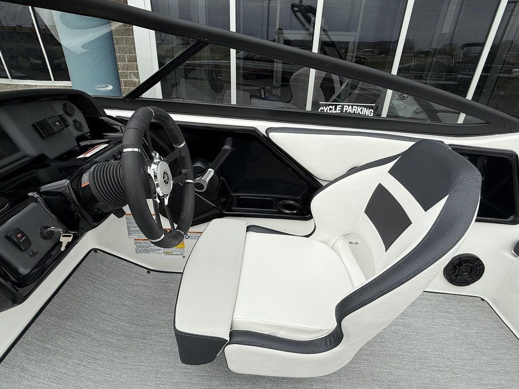 2025 Yamaha Boats AR195 - Image 21