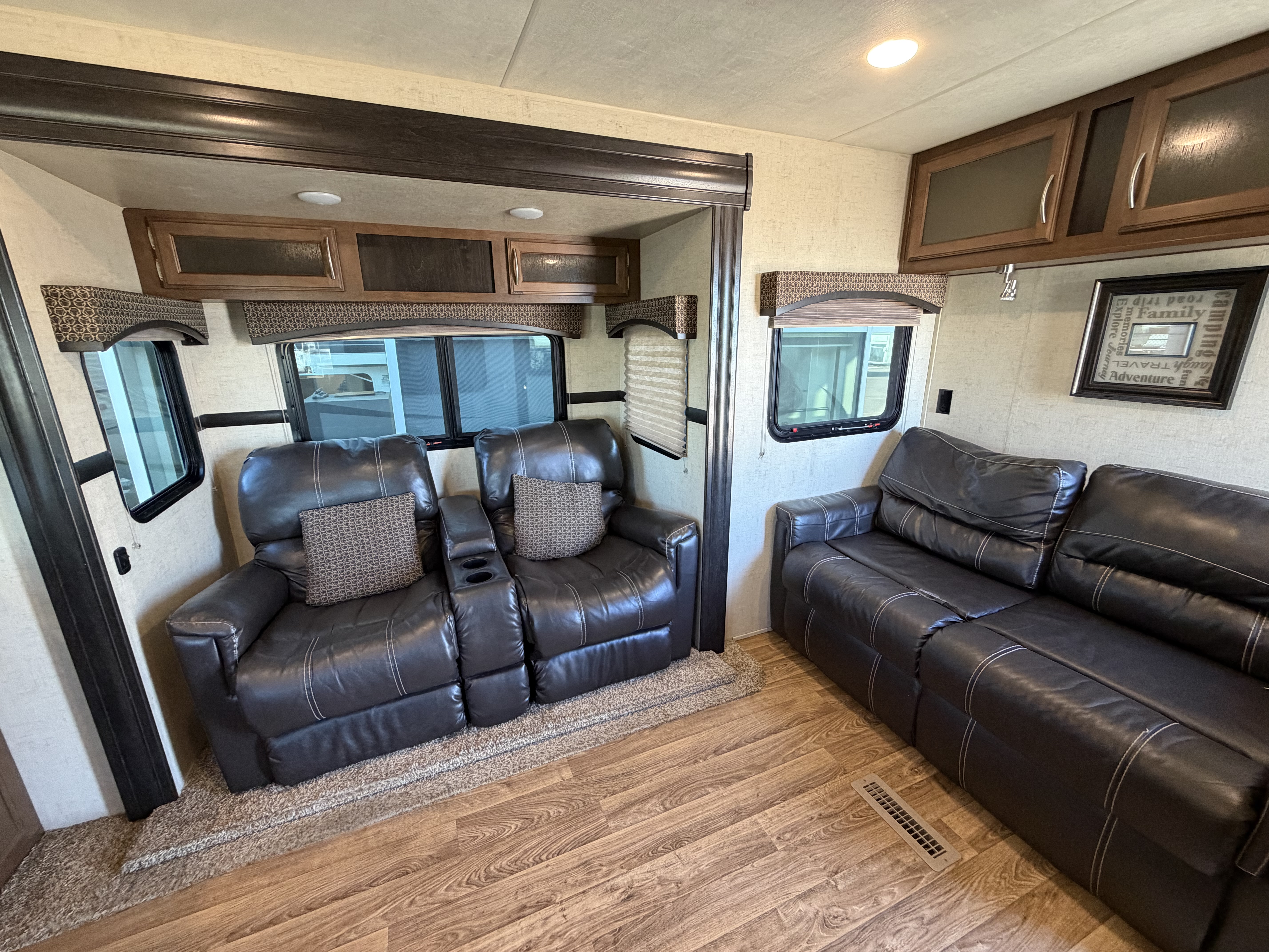 2018 VENTURE RV SPORT TREK TOURING 336 VRK - Image 13
