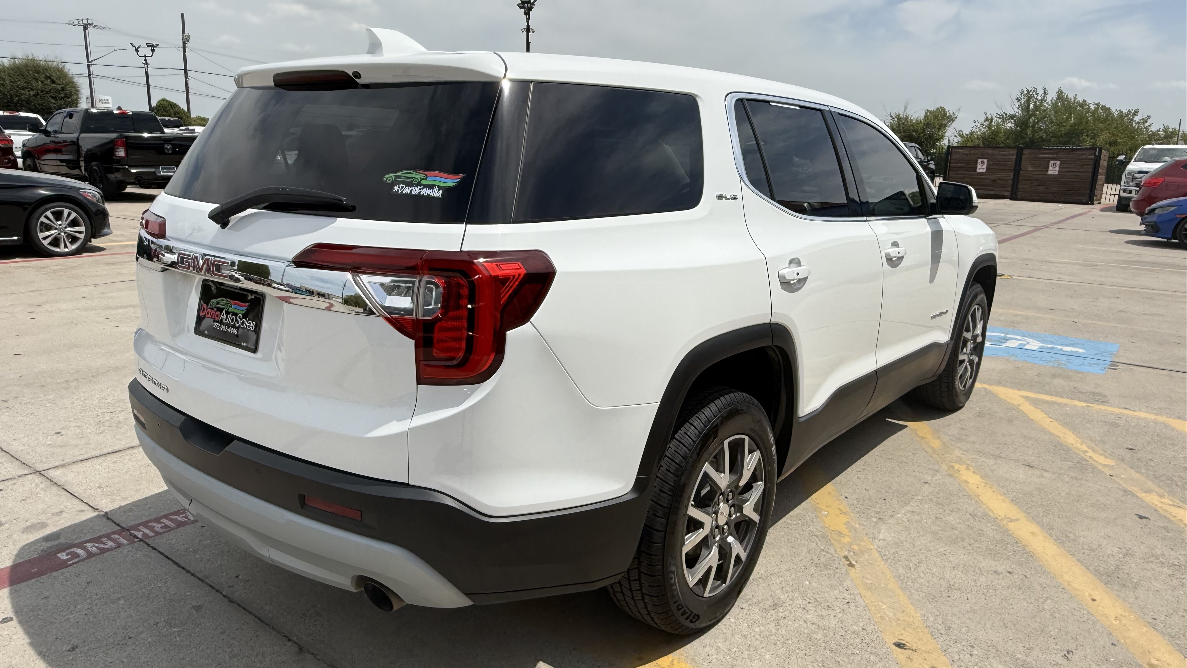 2020 GMC ACADIA-V6 Wagon 4D Denali 2WD - Image 10