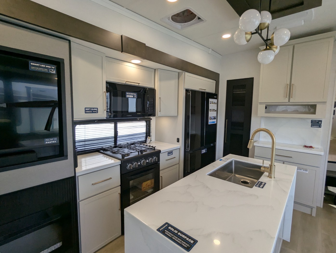 2027 Alliance RV Paradigm 310RL - Image 23