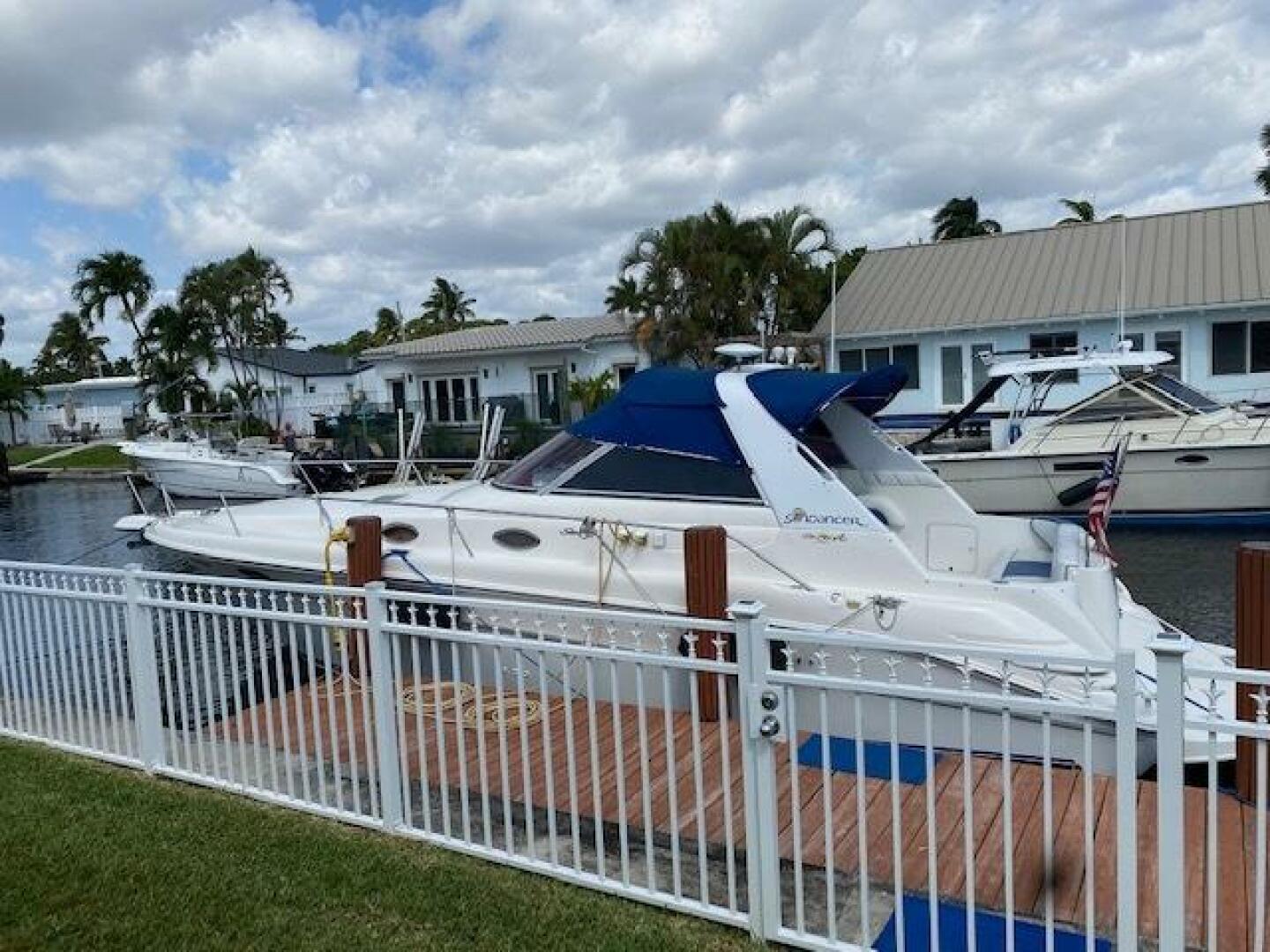 1997 Sea Ray 330 Sundancer - Image 4