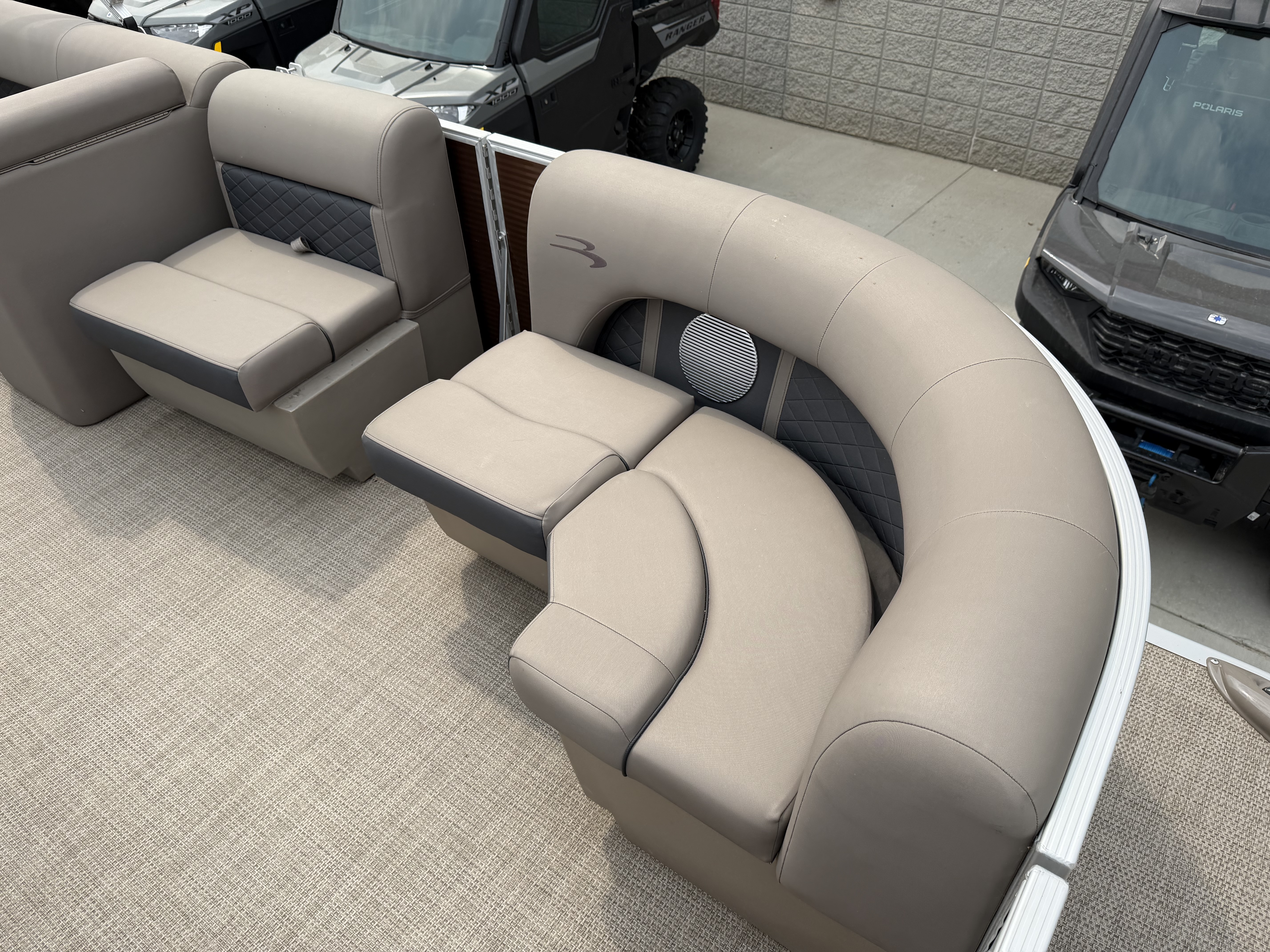 2020 BENNINGTON 22SX SWING BACK PREMIUM - Image 12